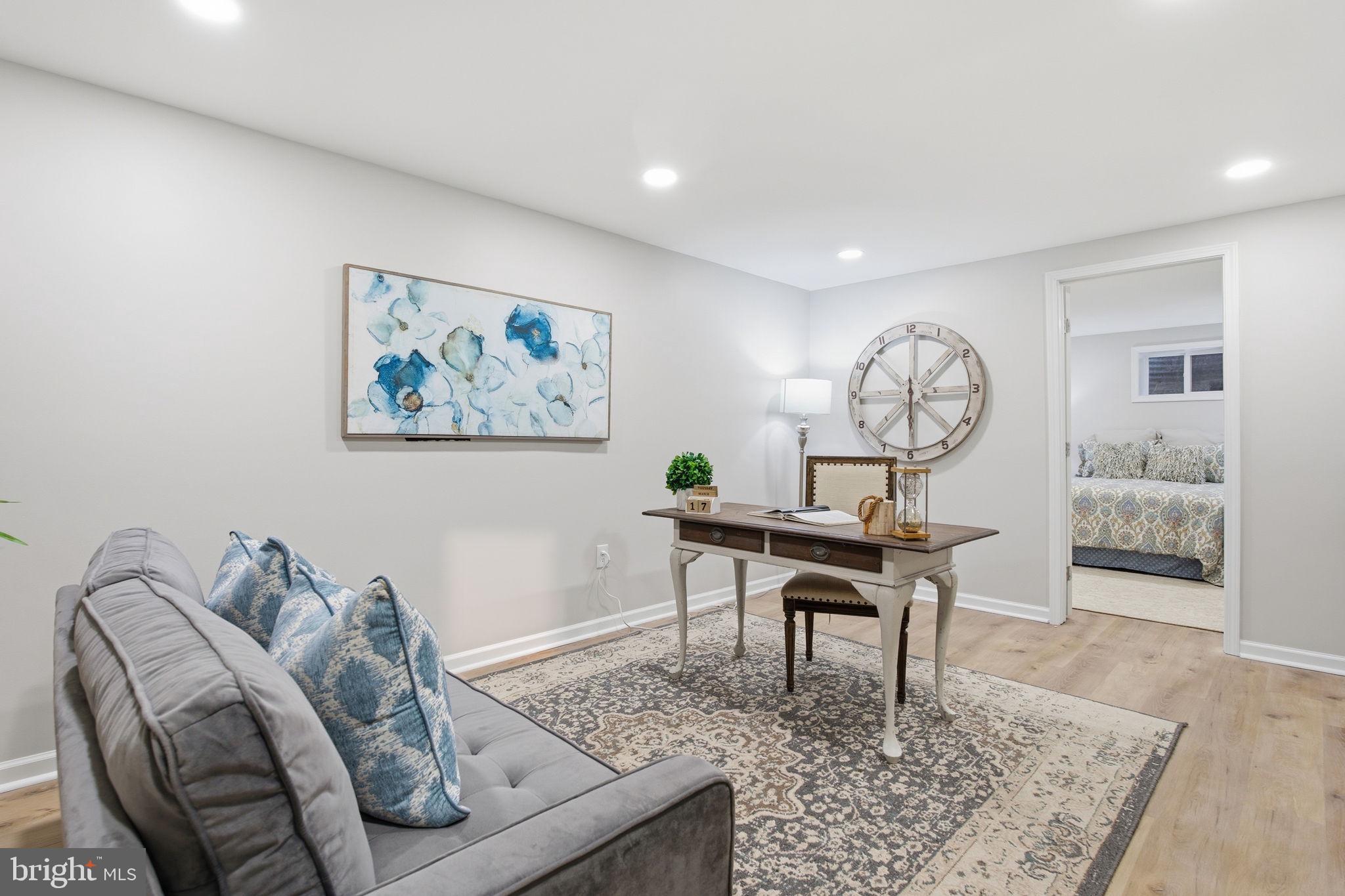 SHERWOOD FOREST - Residential