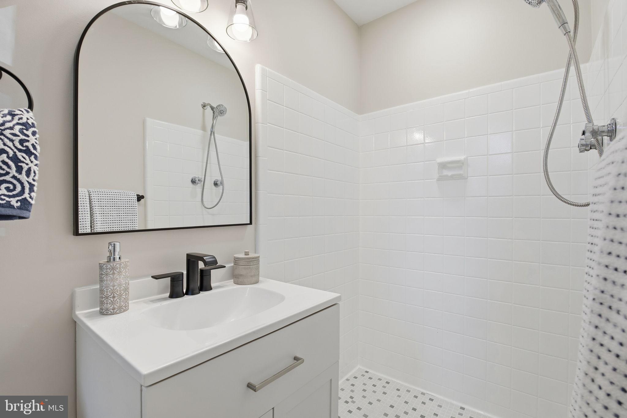 SHERWOOD FOREST - Residential