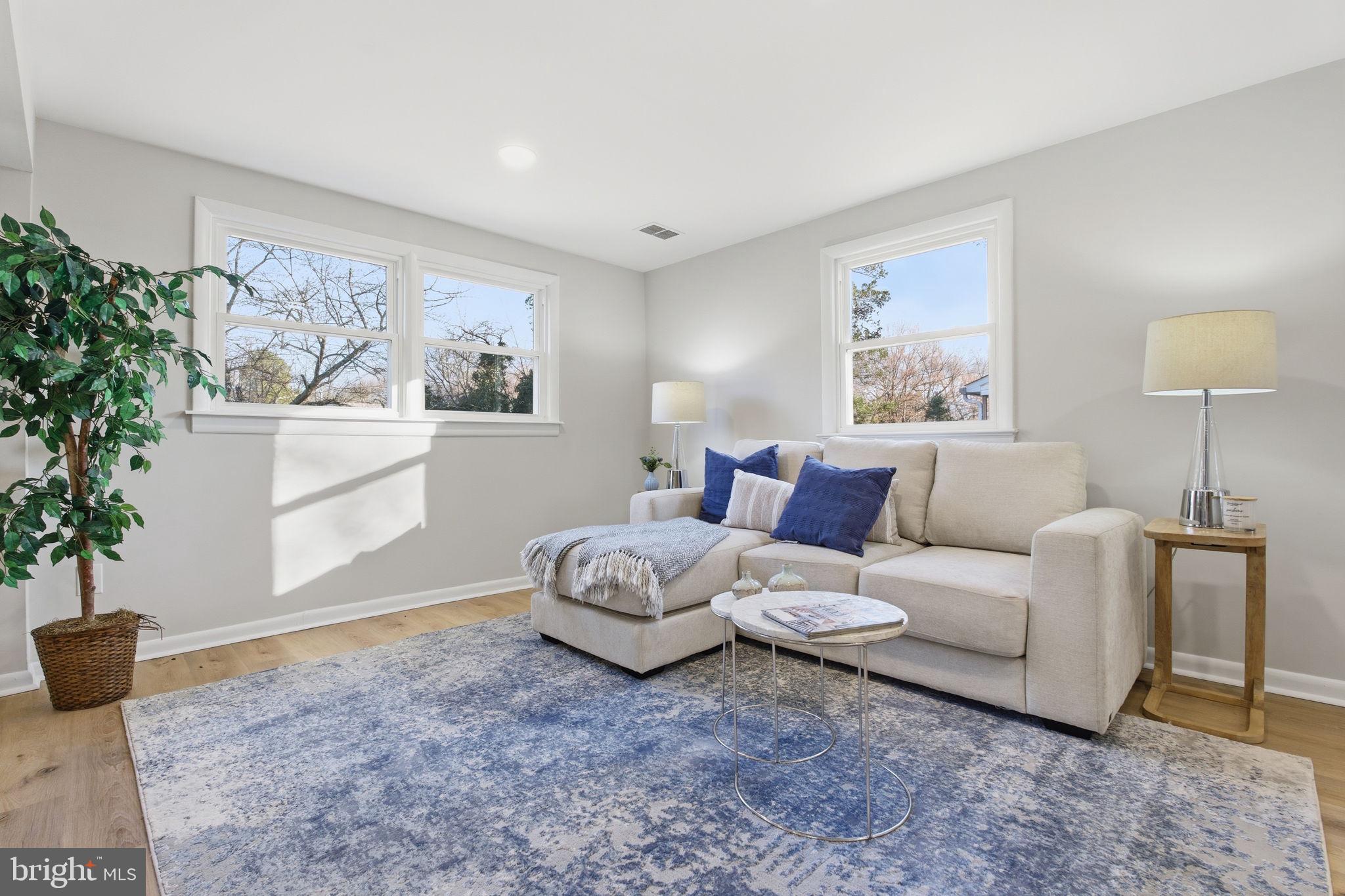 SHERWOOD FOREST - Residential