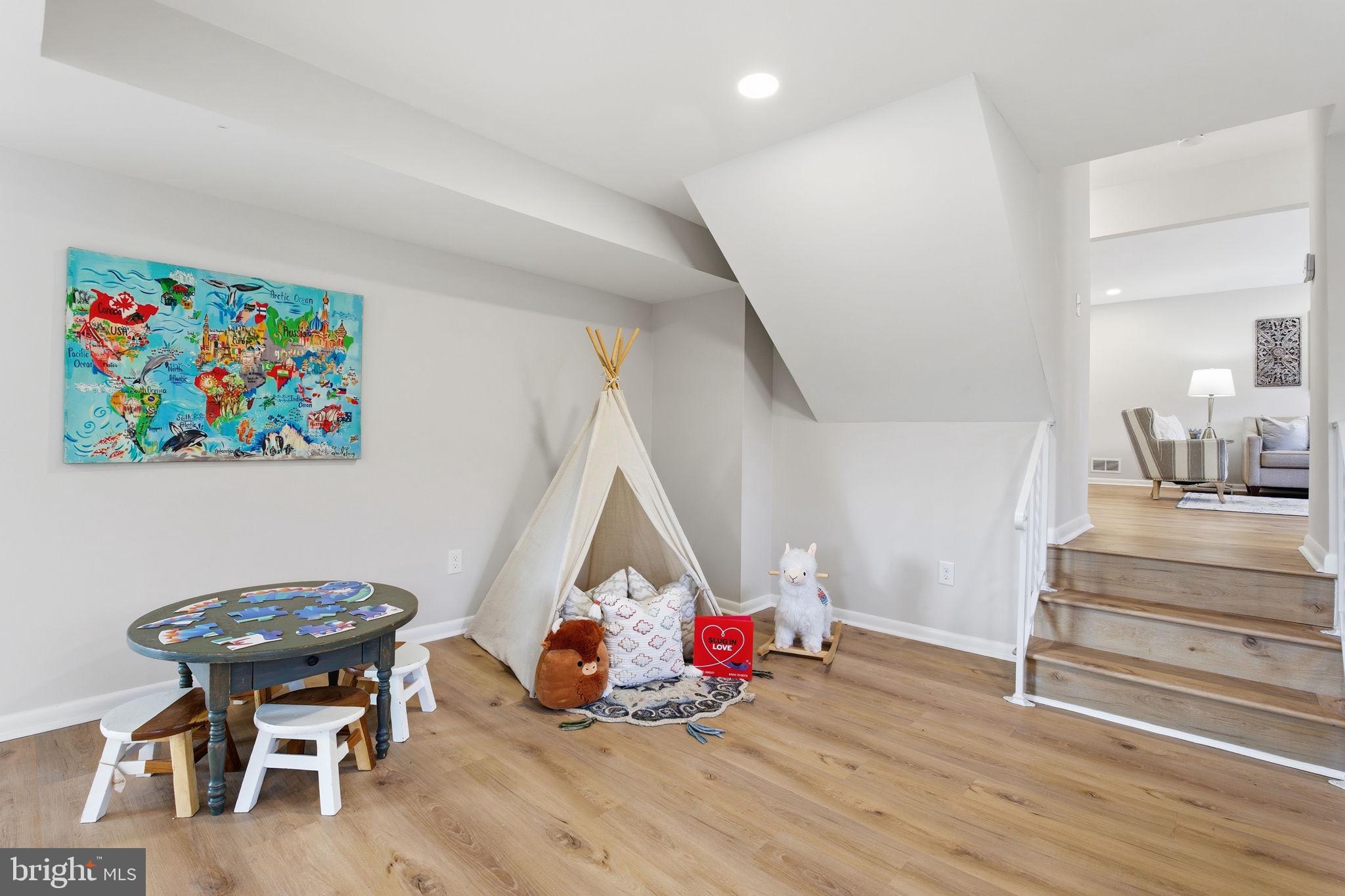 SHERWOOD FOREST - Residential