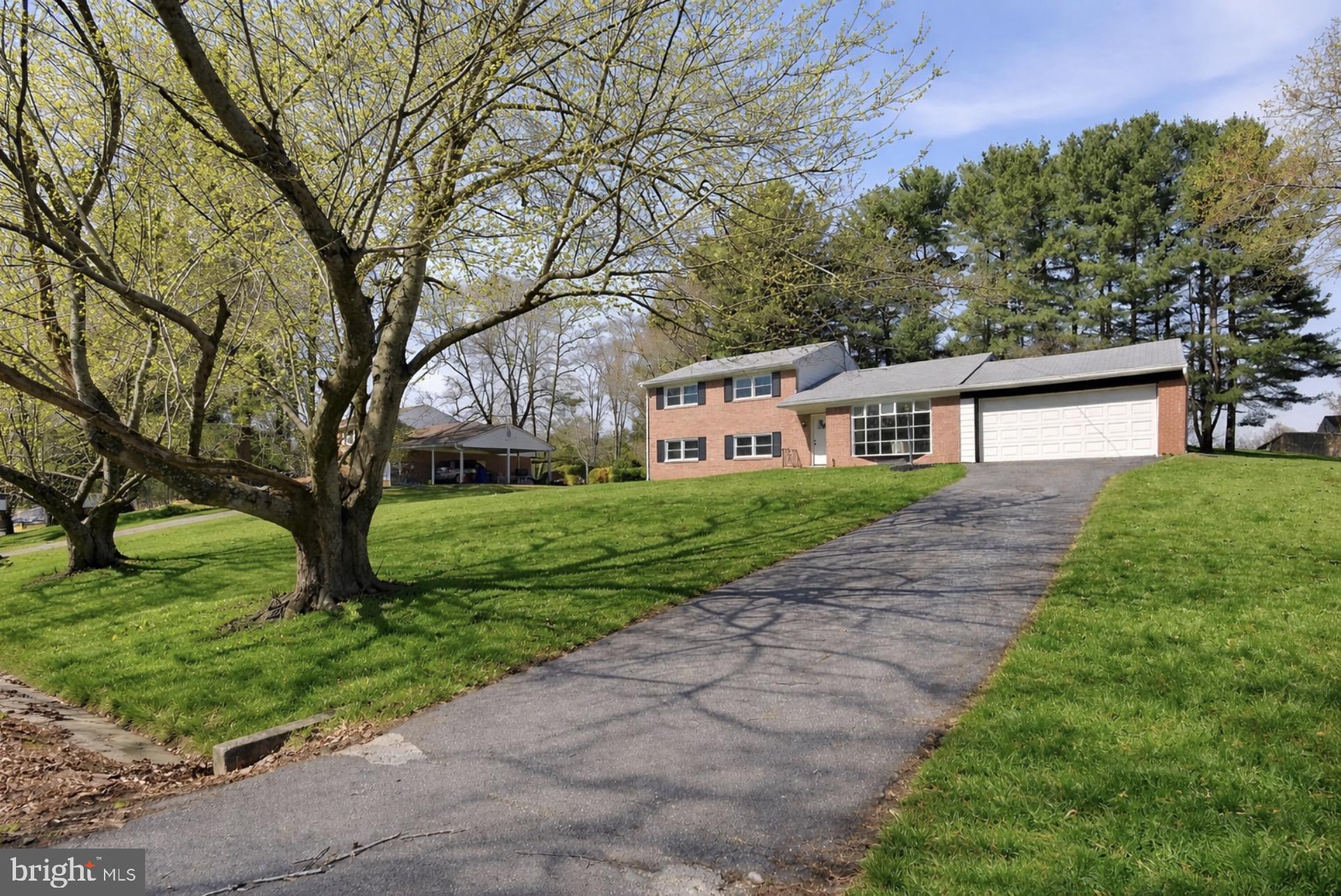 SHERWOOD FOREST - Residential