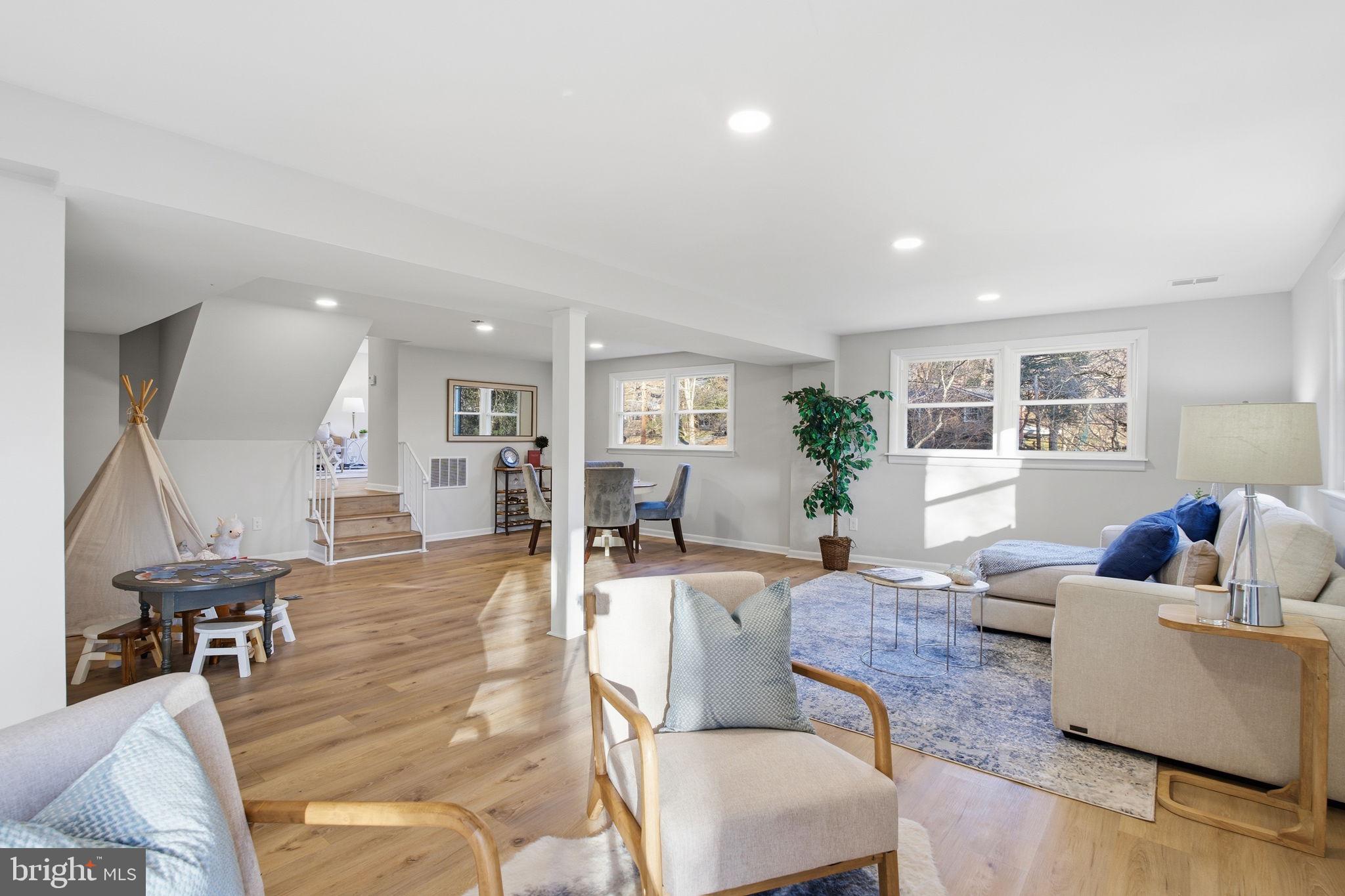 SHERWOOD FOREST - Residential