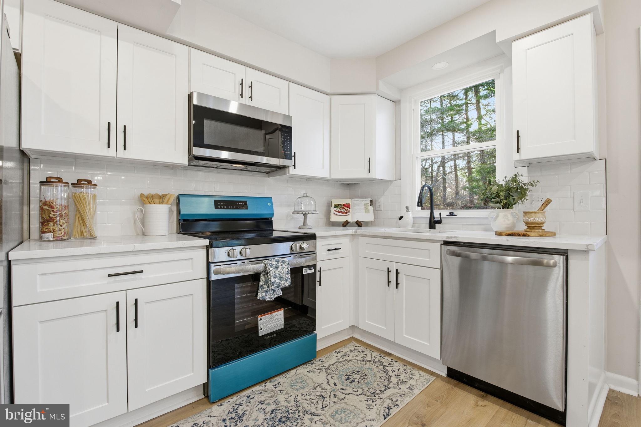 SHERWOOD FOREST - Residential