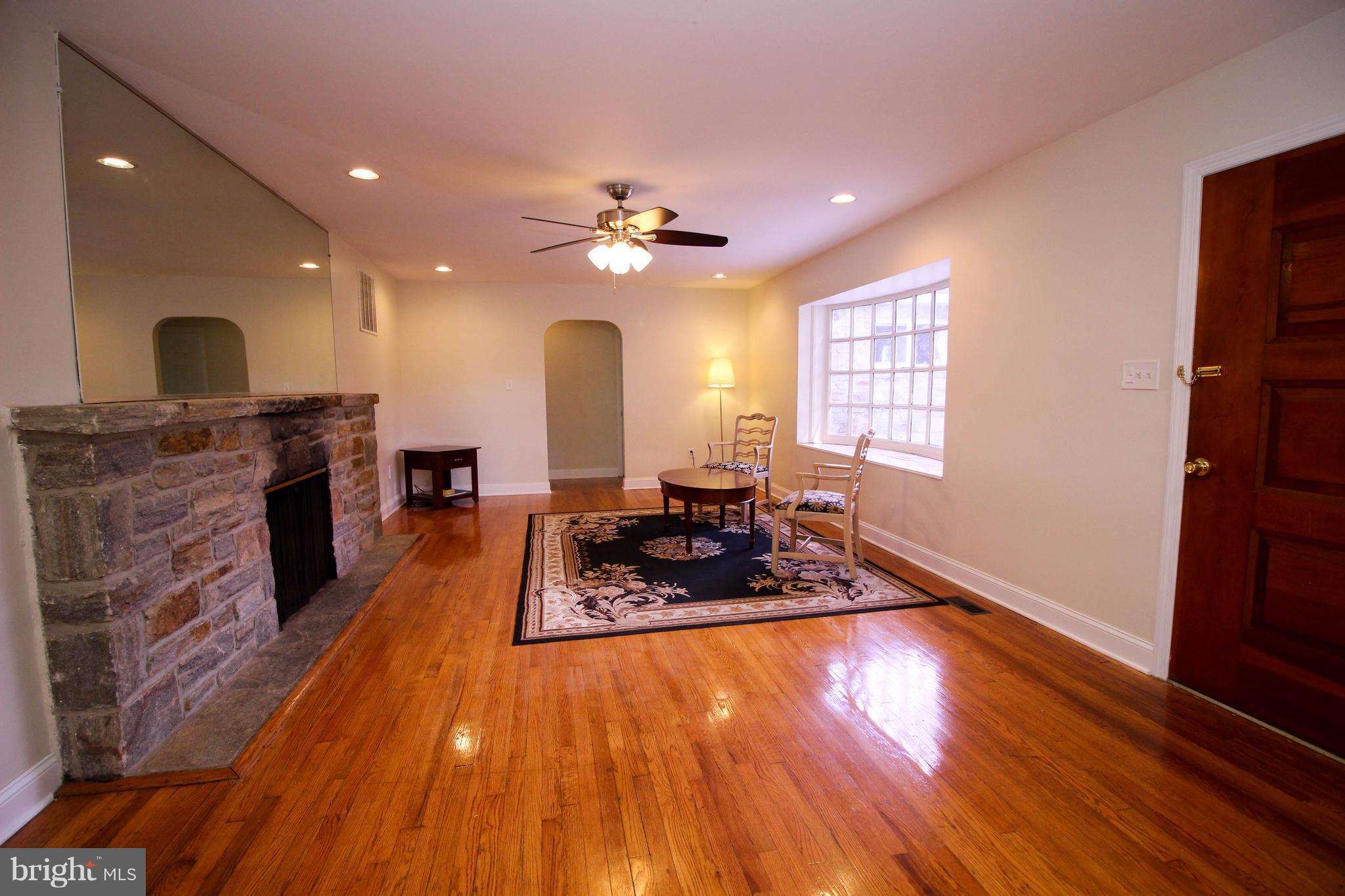 ESSEX - Commercial Sale