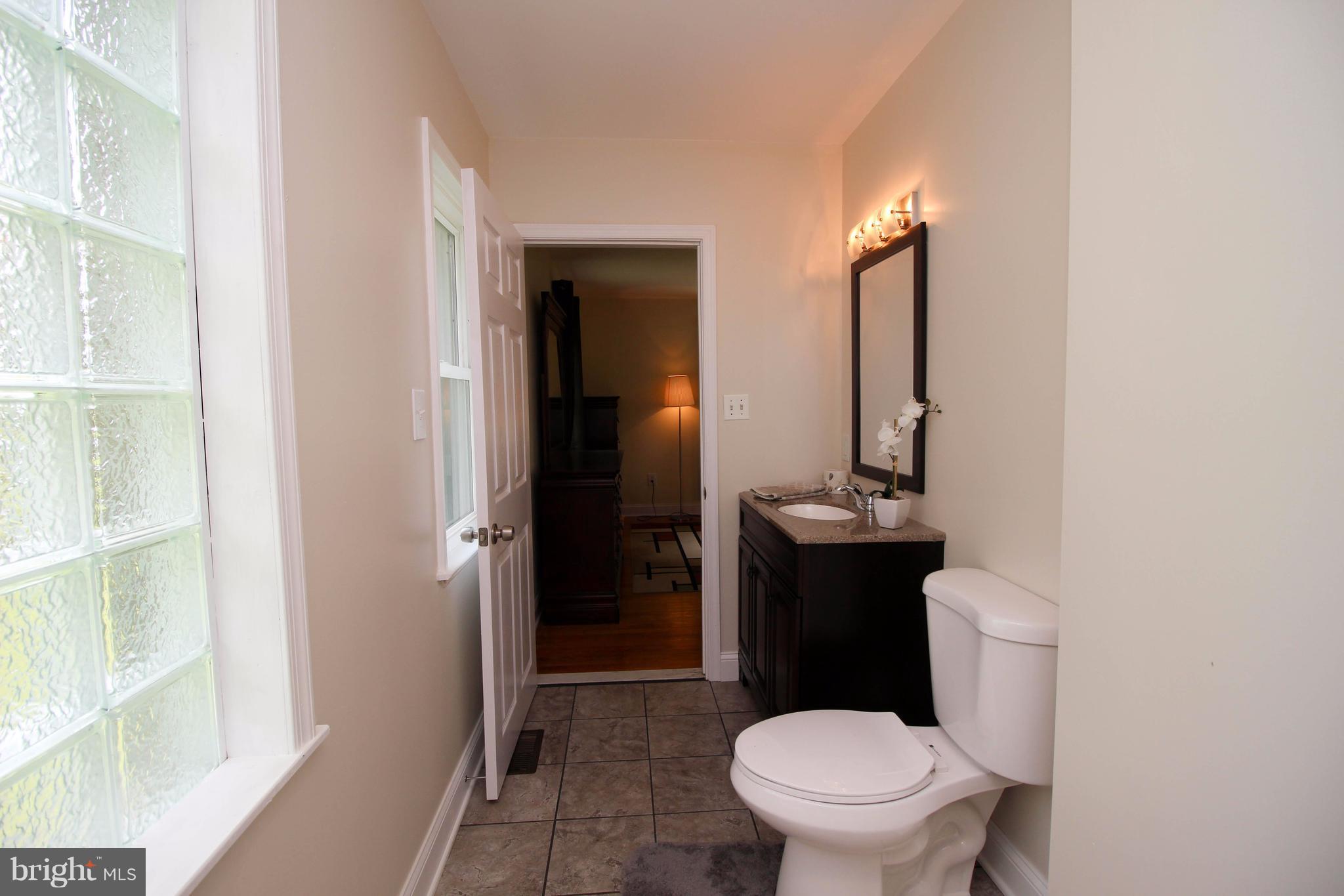 ESSEX - Commercial Sale