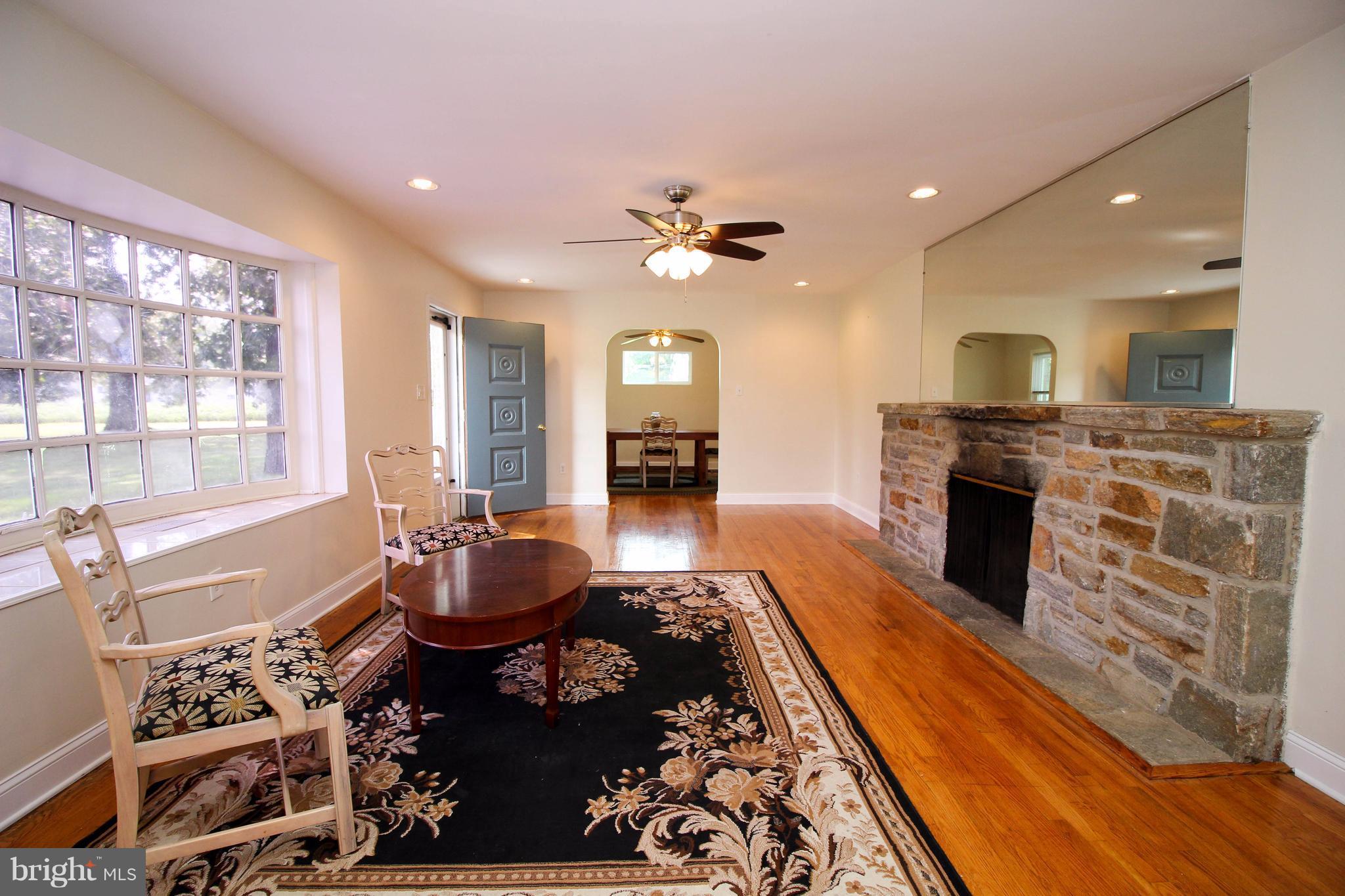 ESSEX - Commercial Sale