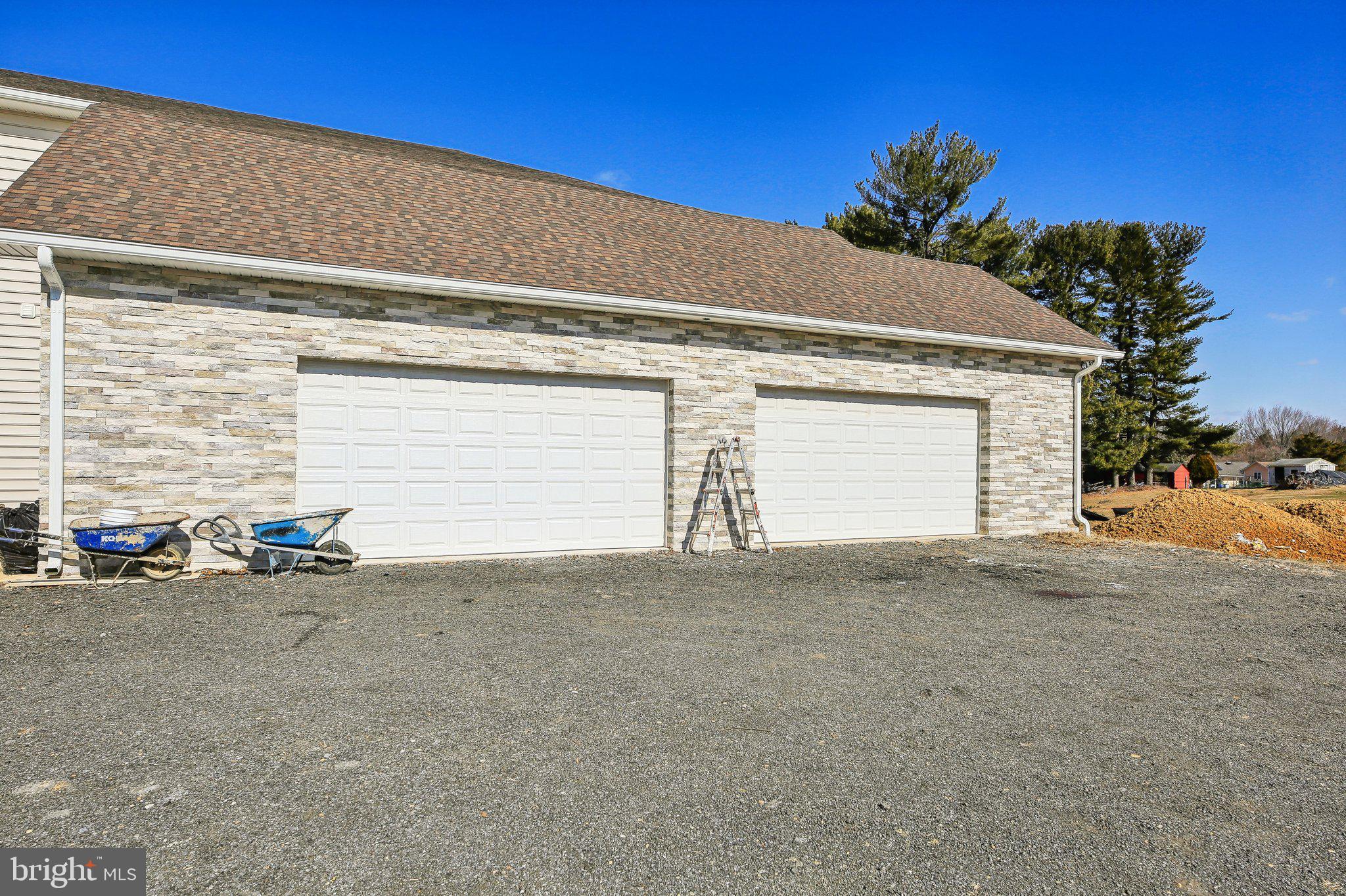 8325 GROVE ANGLE ROAD