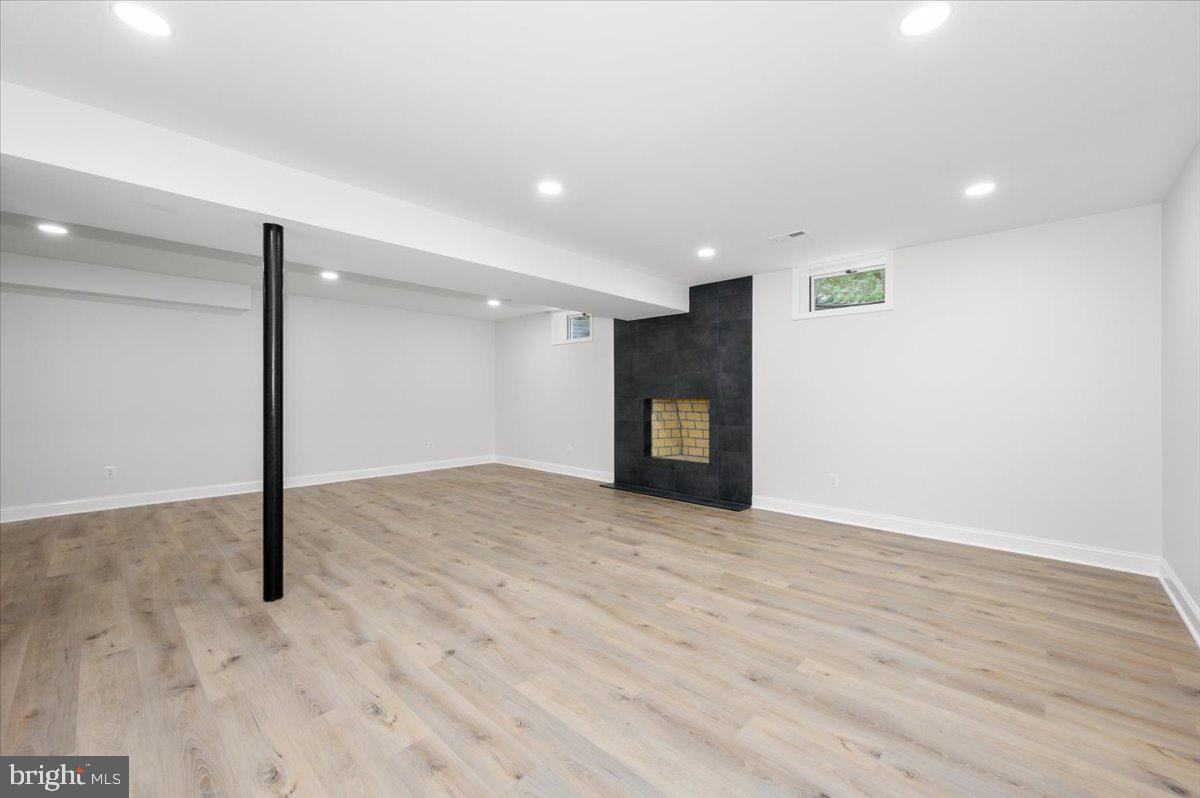 UPPER SENECA CREST - Residential Lease