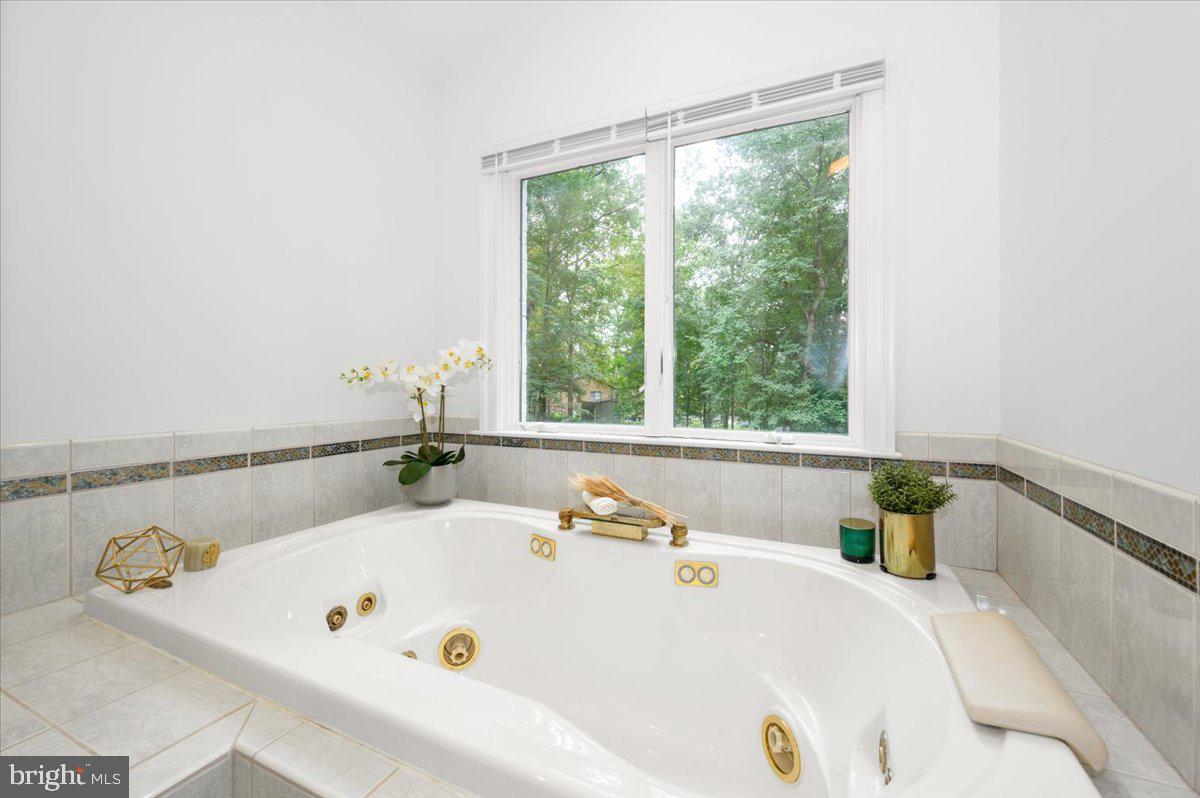 UPPER SENECA CREST - Residential Lease