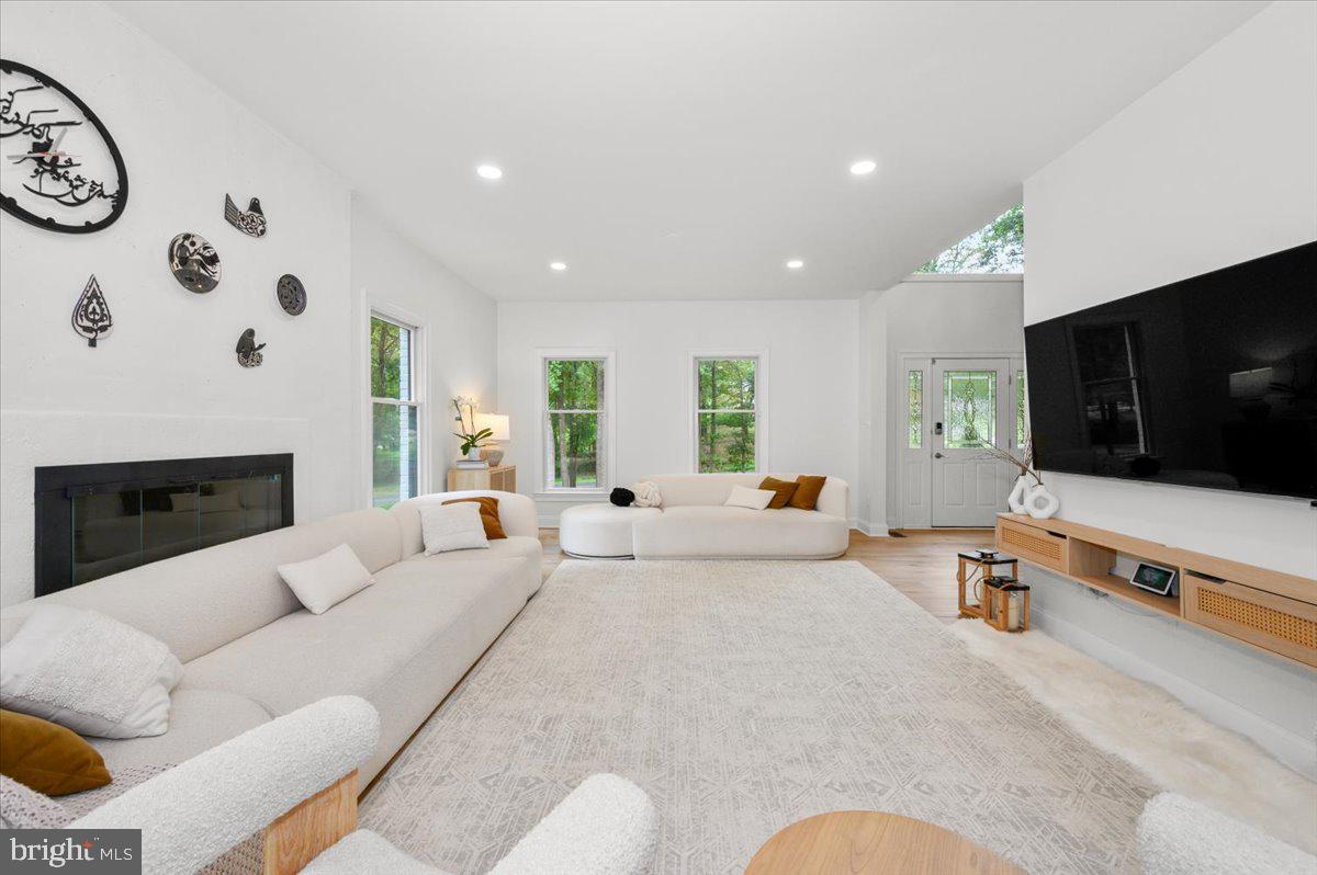 UPPER SENECA CREST - Residential Lease