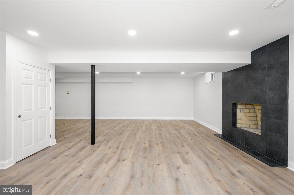 UPPER SENECA CREST - Residential Lease