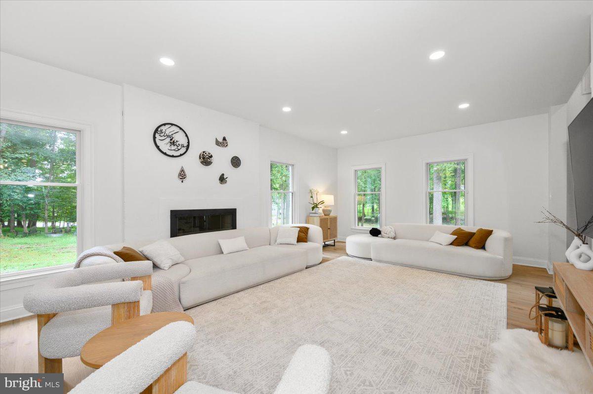 UPPER SENECA CREST - Residential Lease