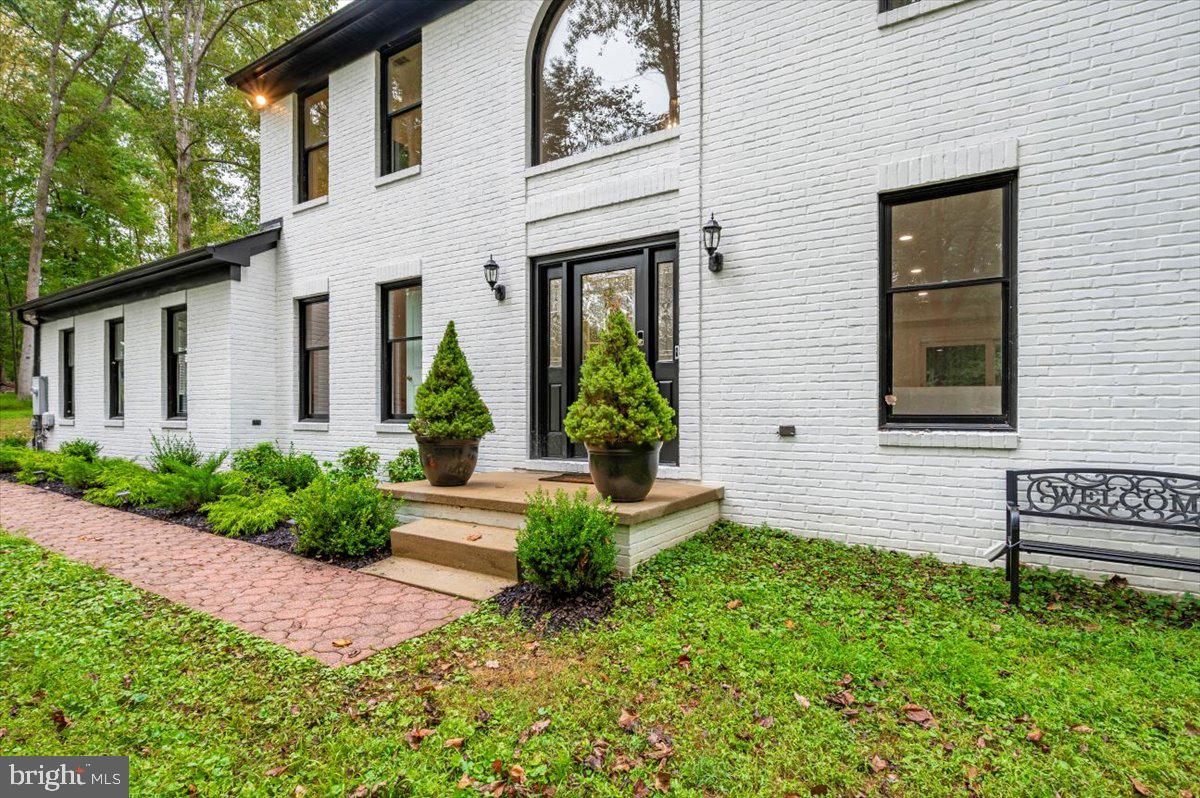 UPPER SENECA CREST - Residential Lease