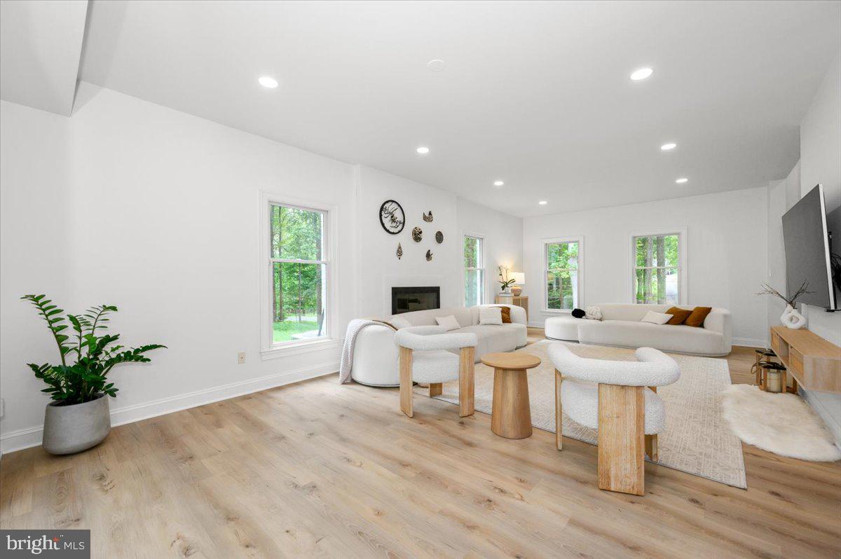 UPPER SENECA CREST - Residential Lease