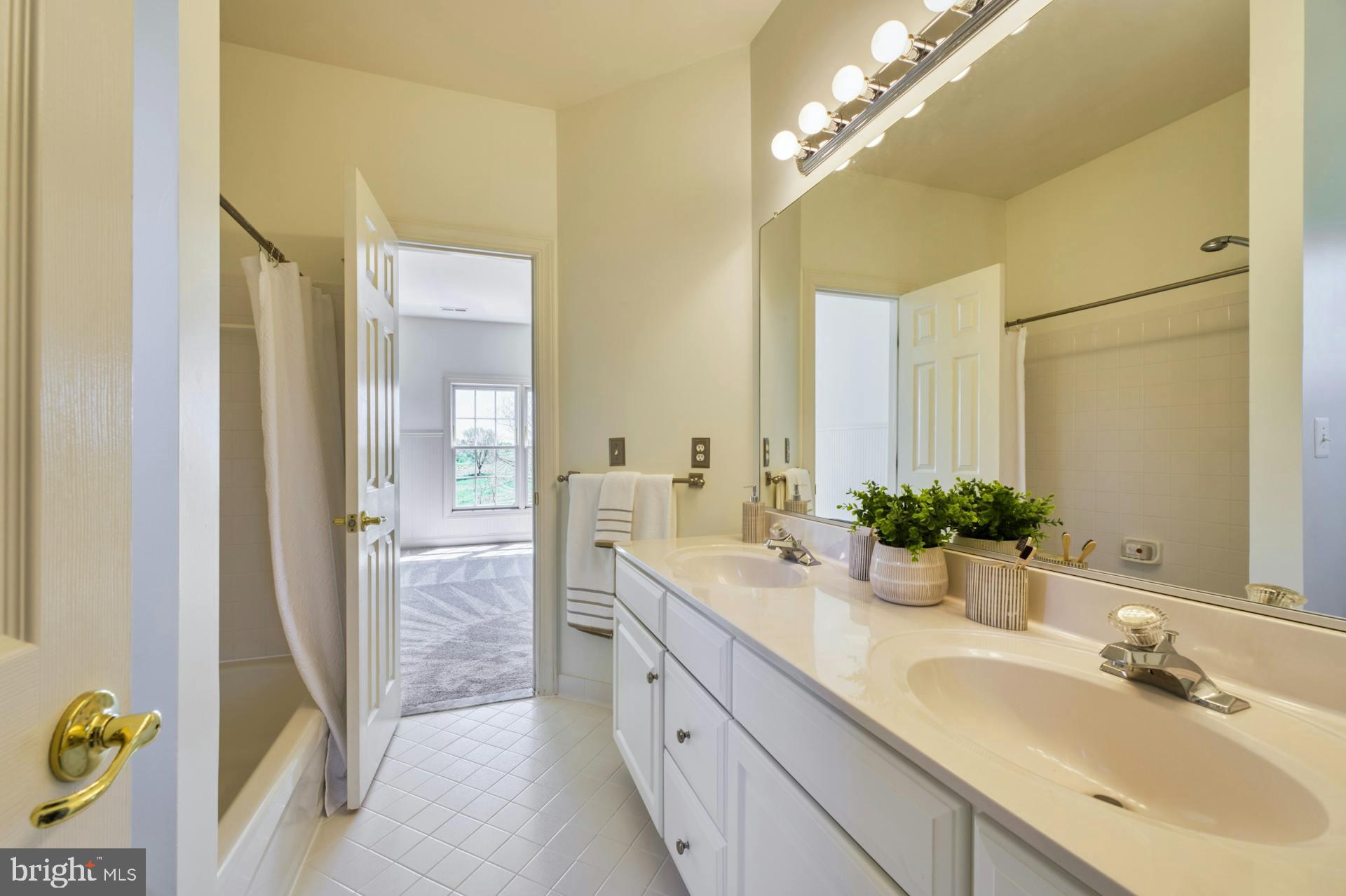 BEACON HILL - Residential