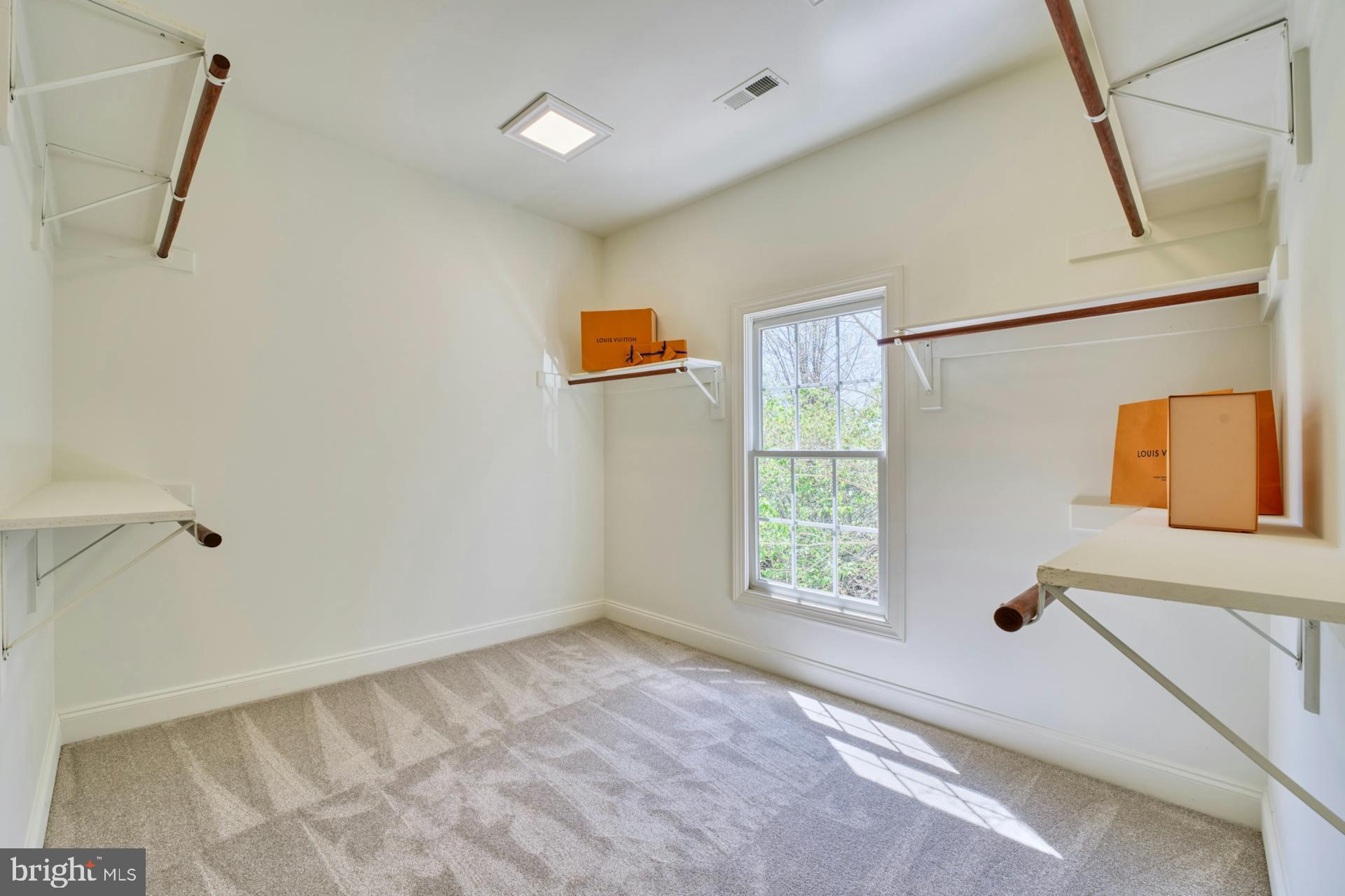 BEACON HILL - Residential