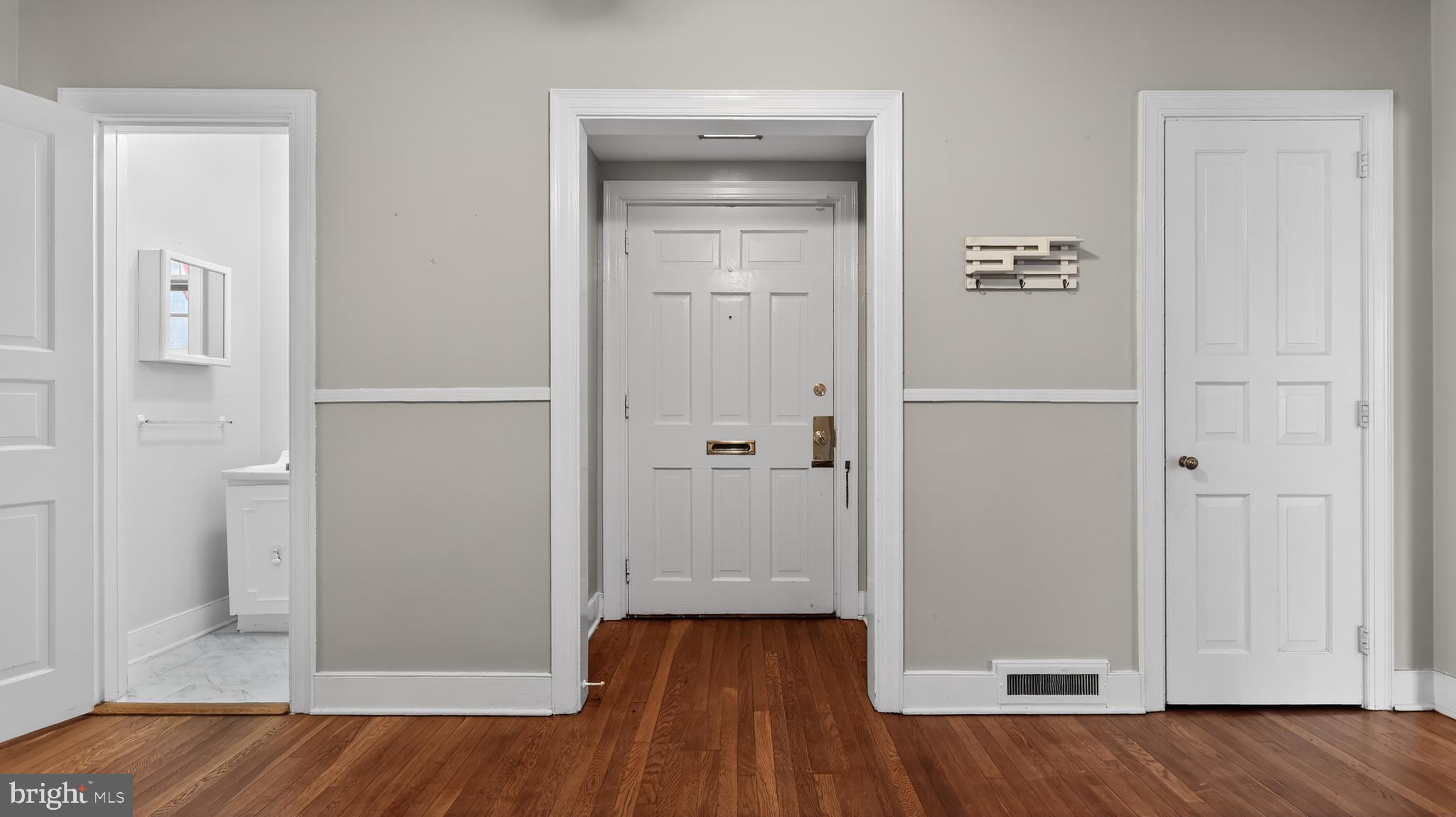 808 WALNUT LANE
