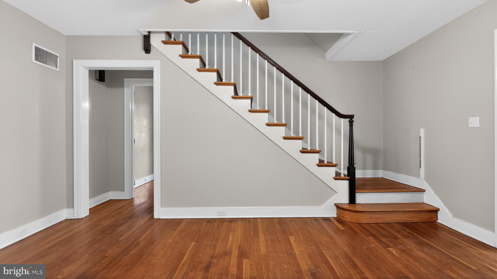 808 WALNUT LANE