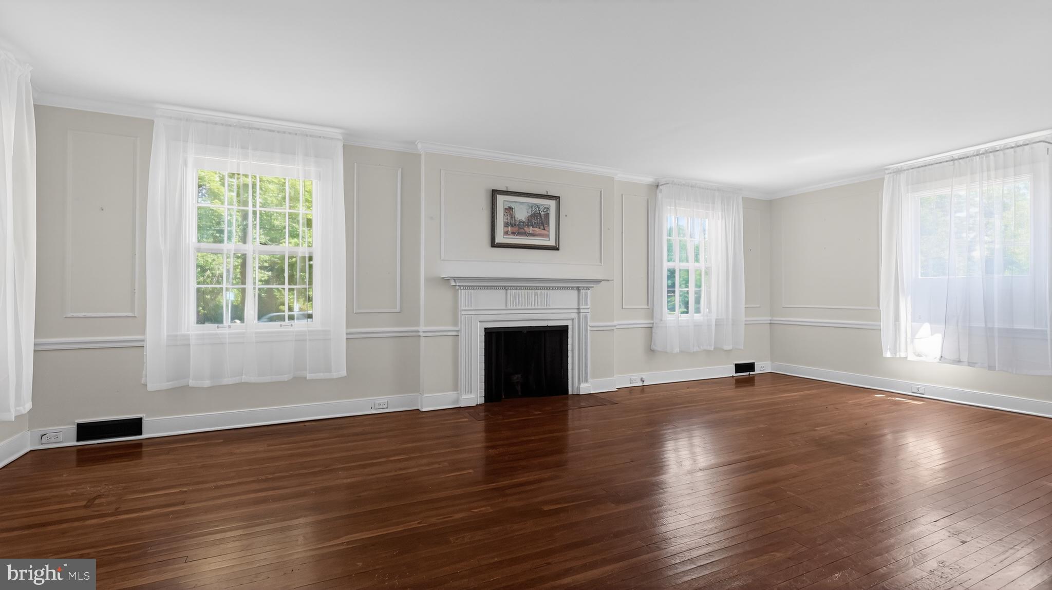 808 WALNUT LANE