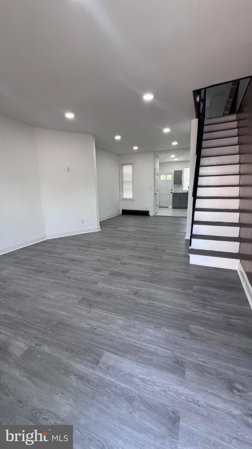 164 W ALBANUS STREET