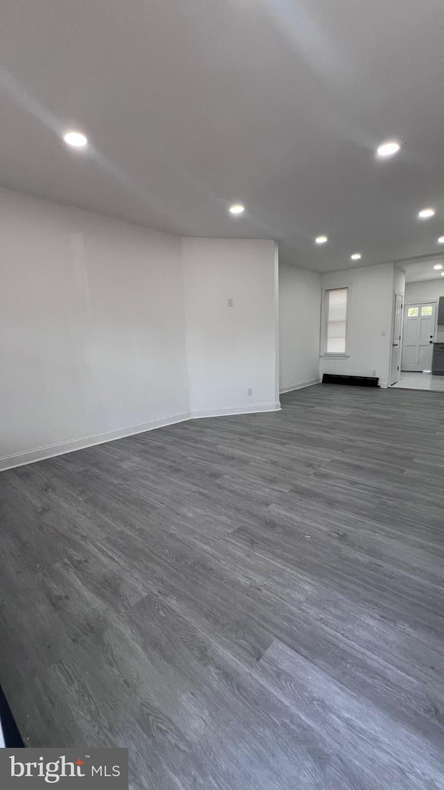 164 W ALBANUS STREET