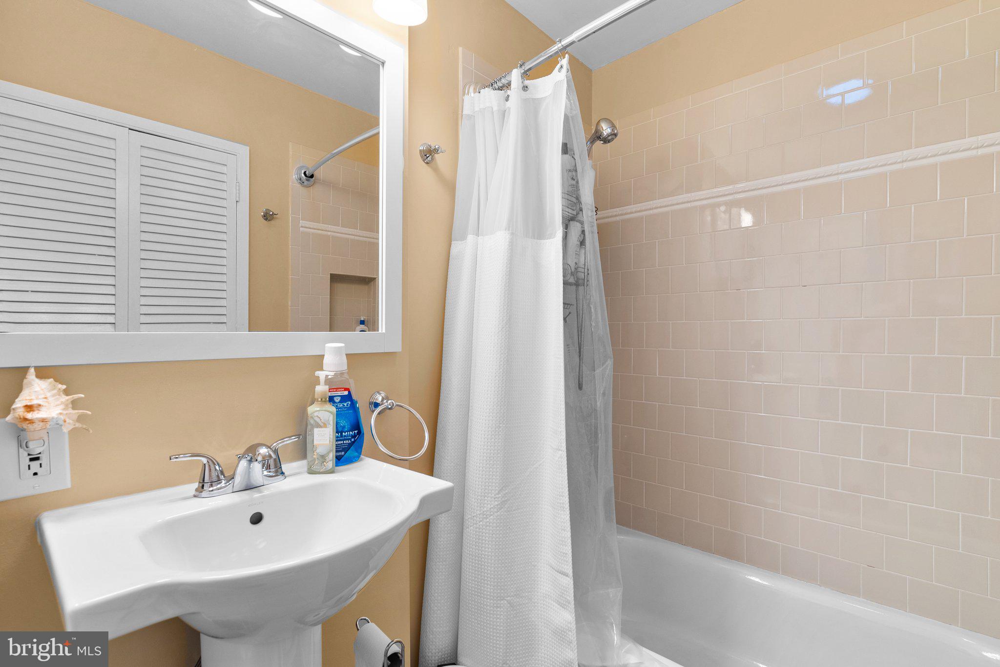 KENSINGTON - Residential