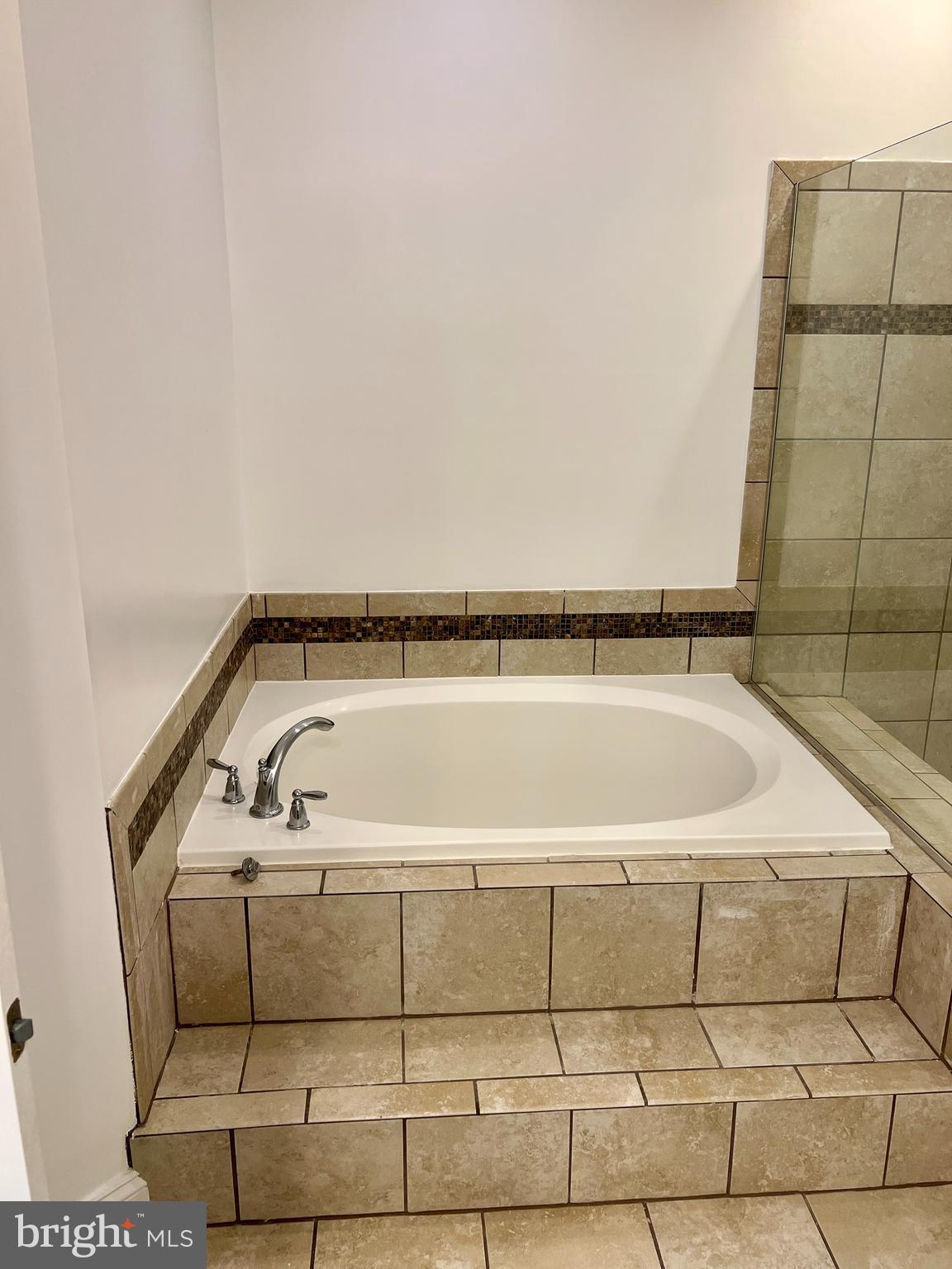 ROSEWOOD VILLAGE - Residential Lease