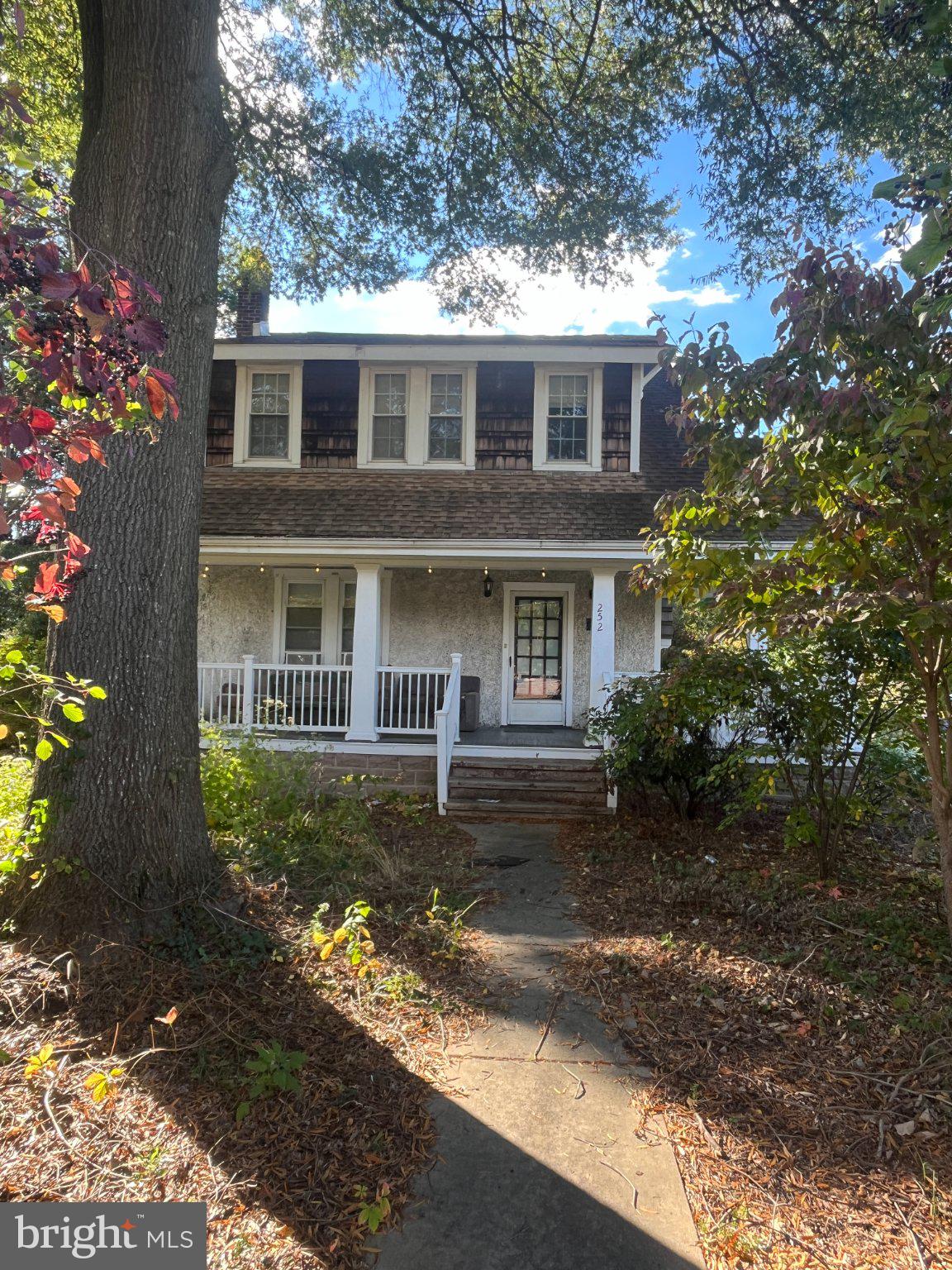252 S COLLEGE AVENUE