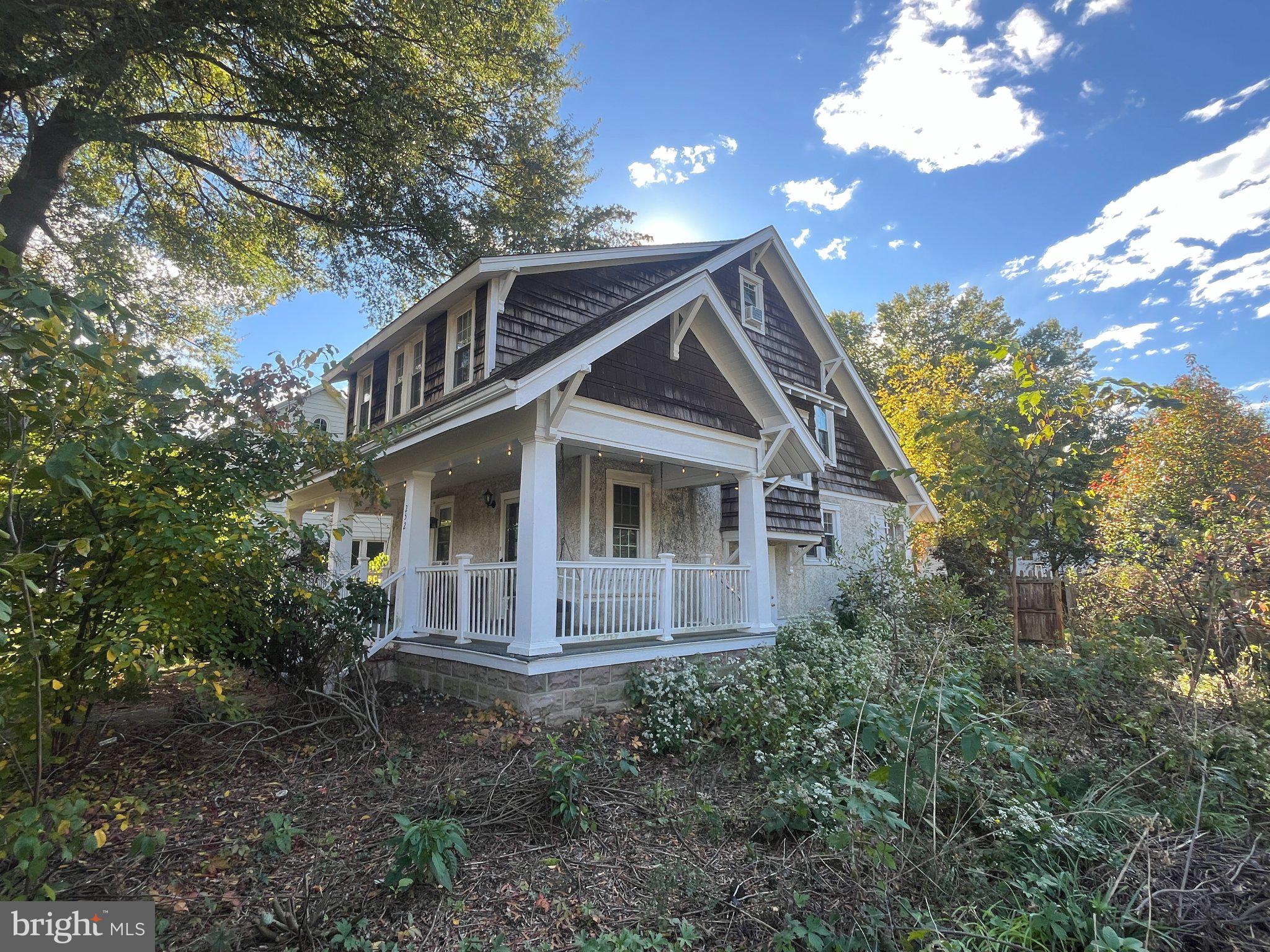 252 S COLLEGE AVENUE