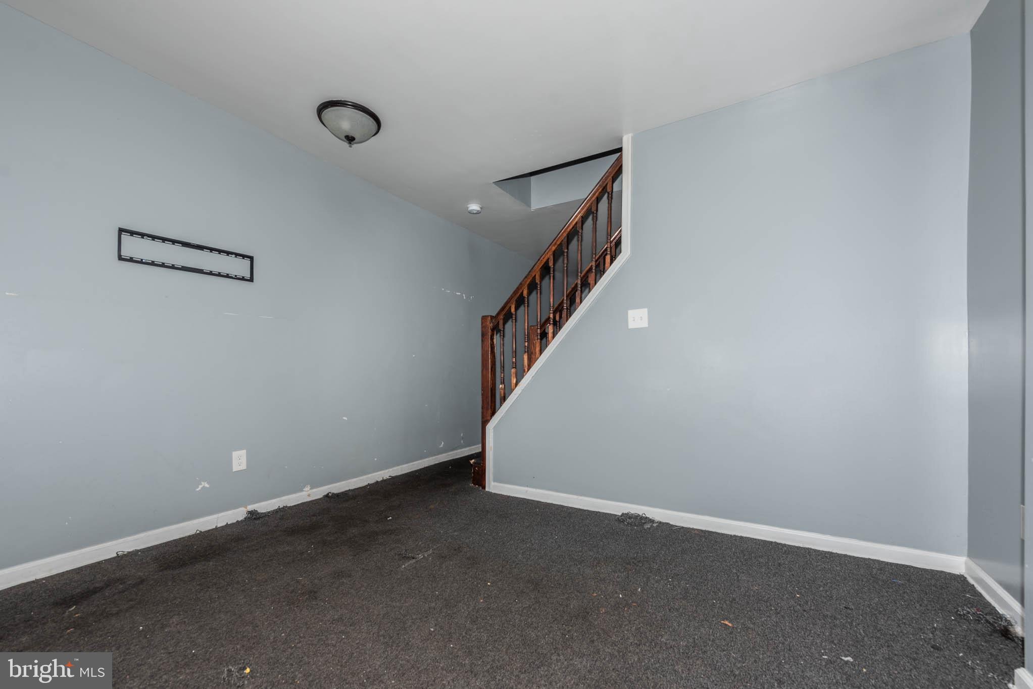 MILL HILL - Residential