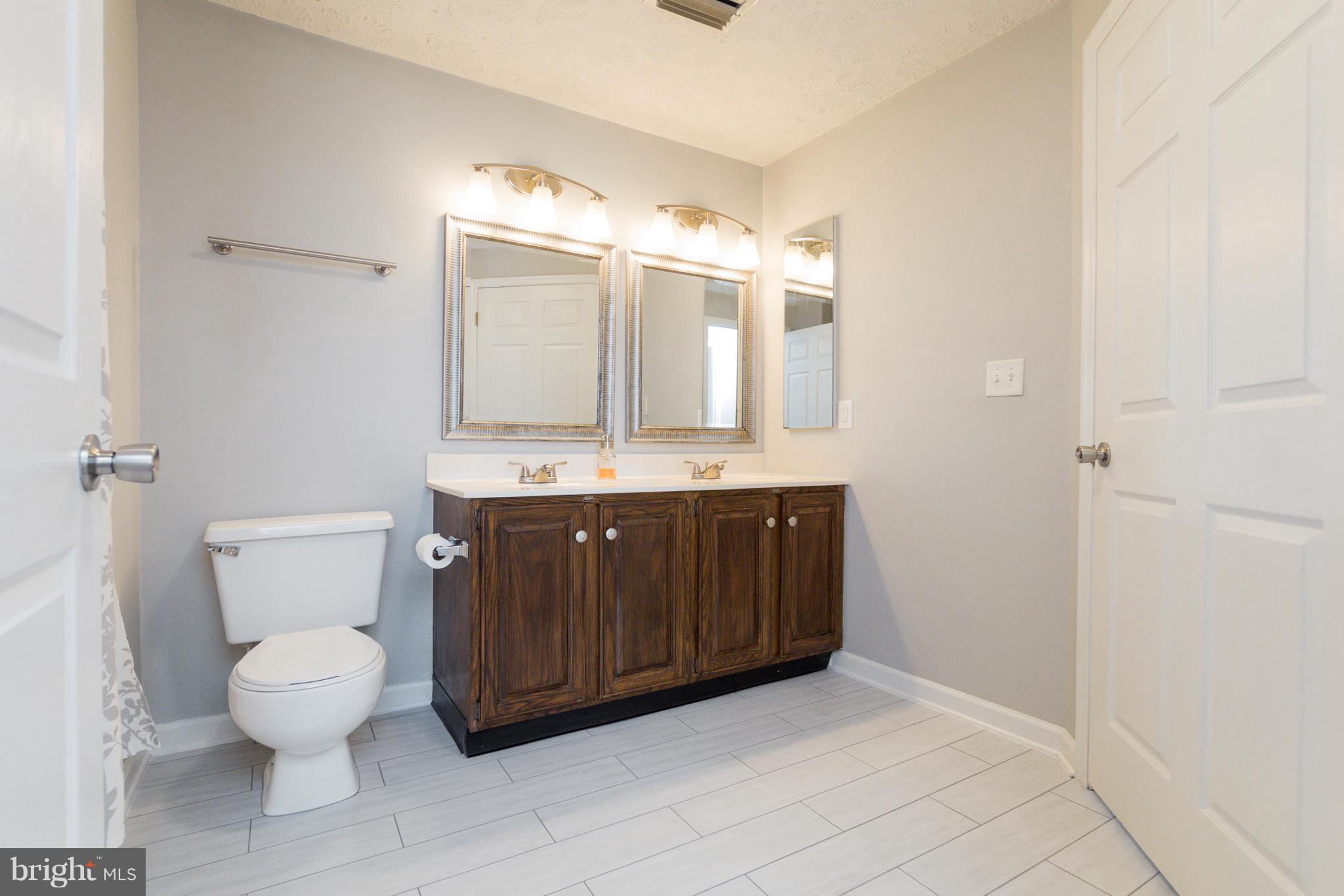 LAUREL WOODS - Residential