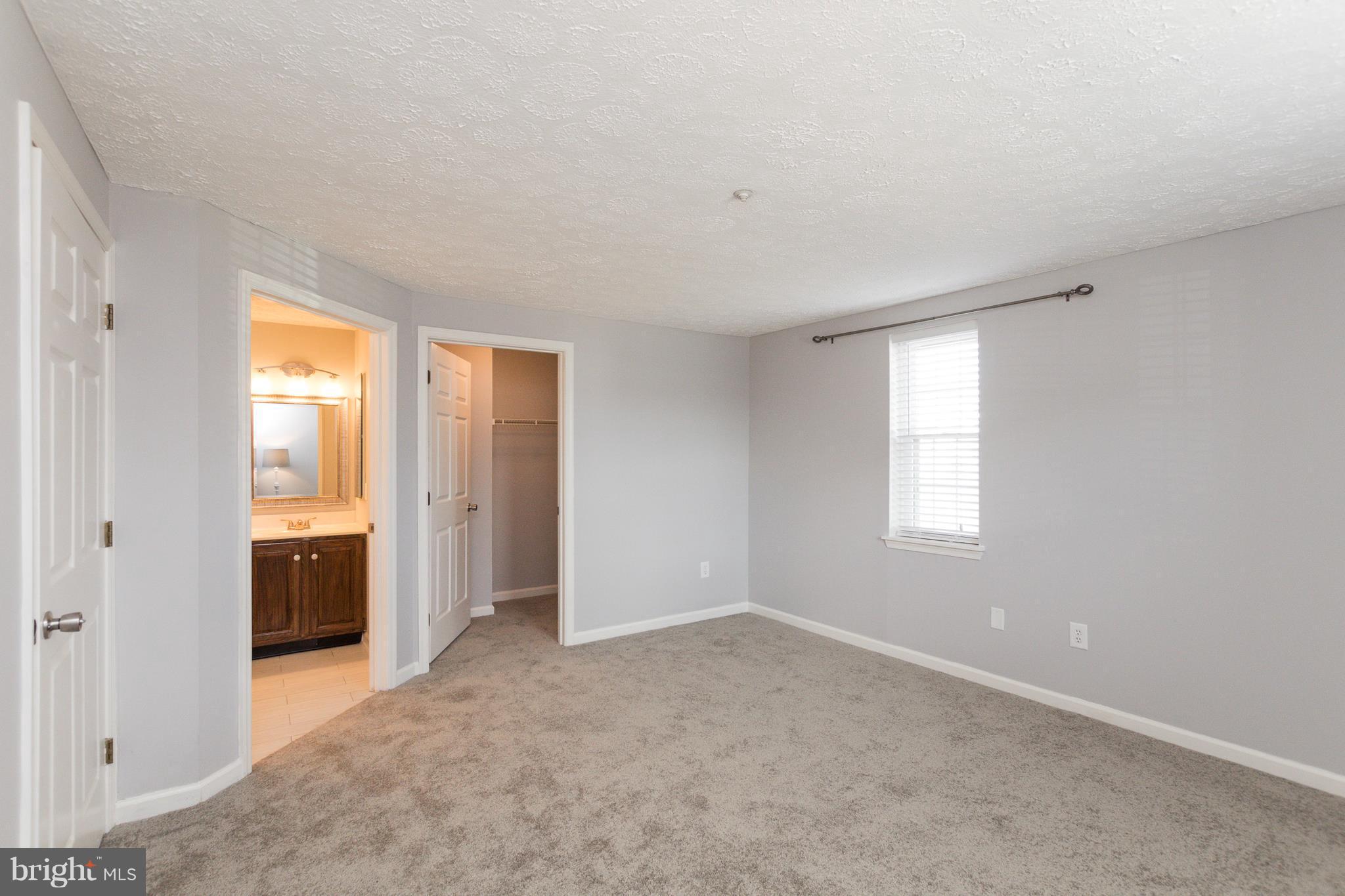 LAUREL WOODS - Residential