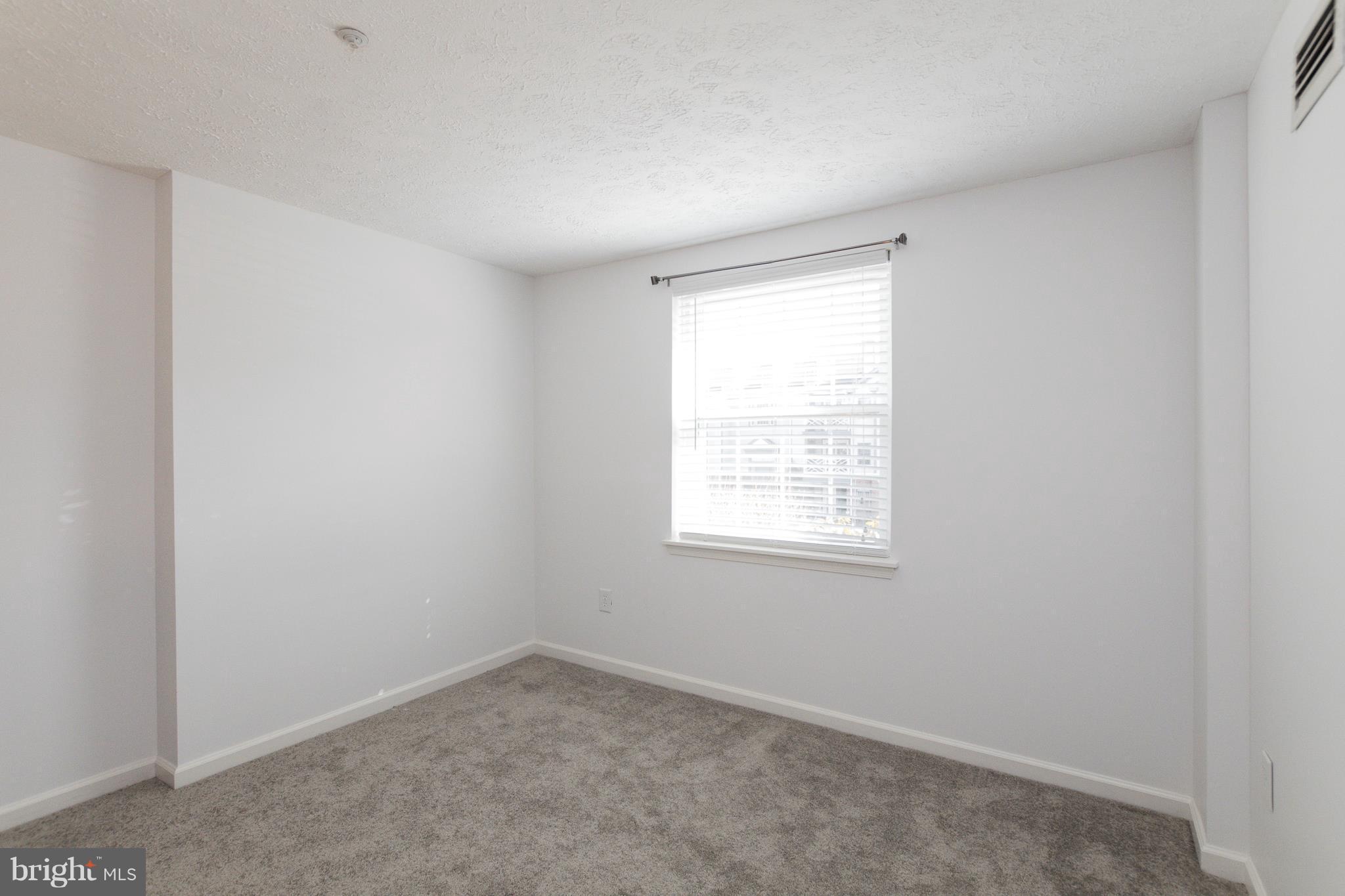 LAUREL WOODS - Residential