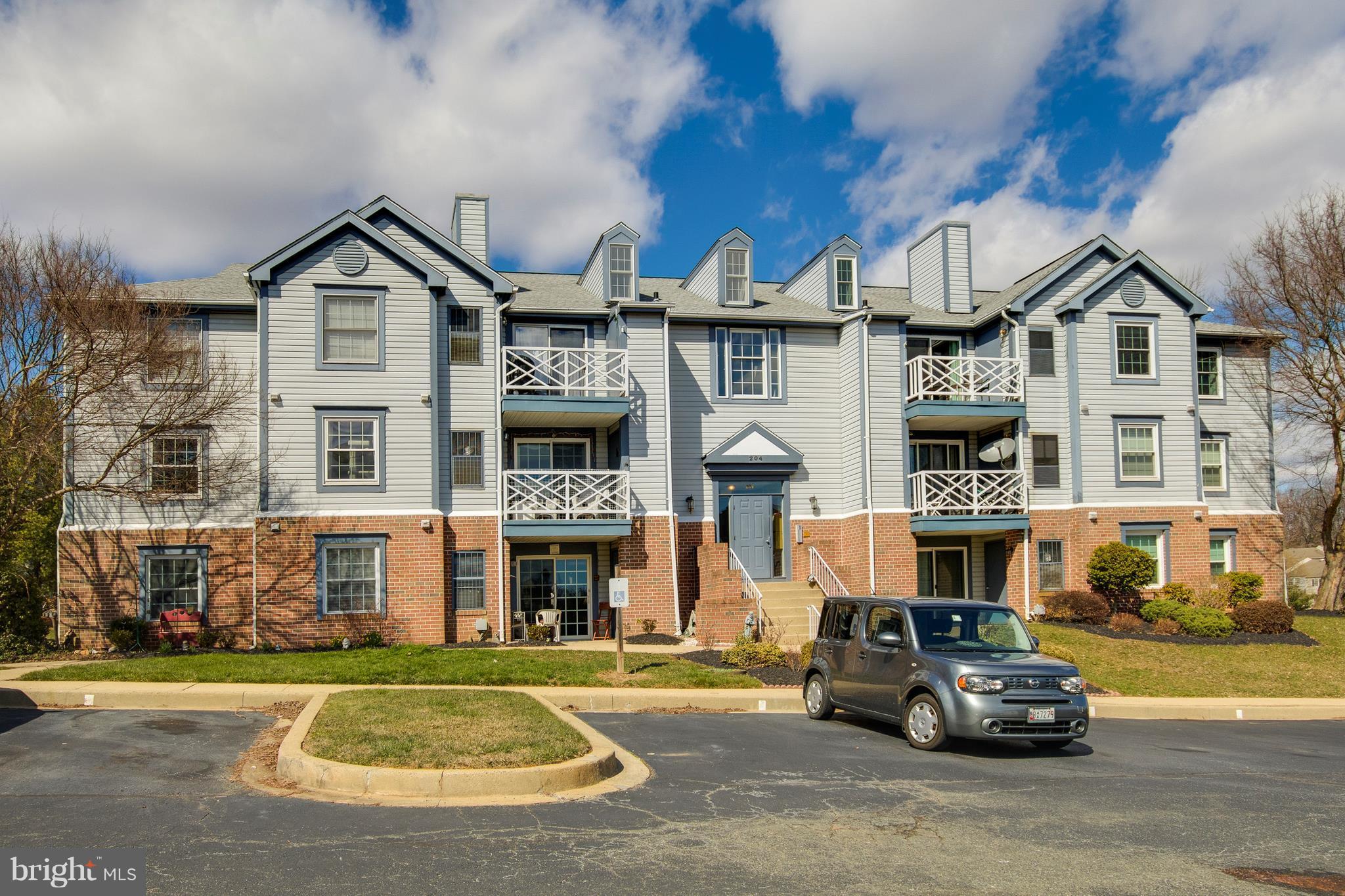 LAUREL WOODS - Residential