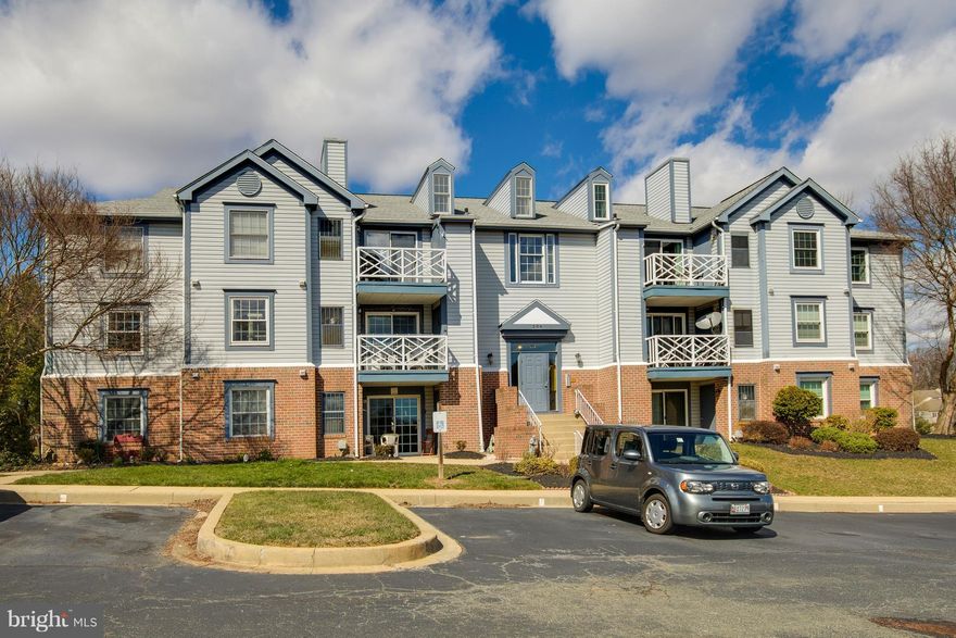 Experience truly carefree living in this turn-key Laurel Woods condo! Ground-level unit with stair-free entry via front patio. Freshly painted*Brand new carpet throughout and new tile in bathroom and entryway*Doors and windows replaced approx 3 yrs ago*Stove, fridge, microwave replaced 2014*Water heater and kitchen floor replaced 2013*Plenty of closets and storage space! Pets allowed.