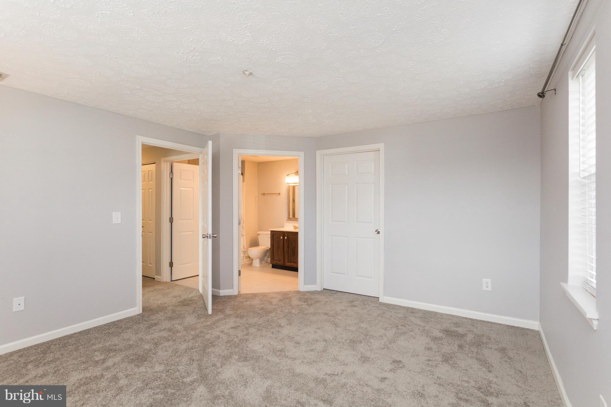 LAUREL WOODS - Residential