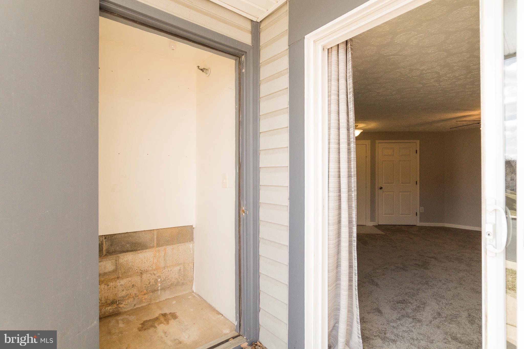 LAUREL WOODS - Residential