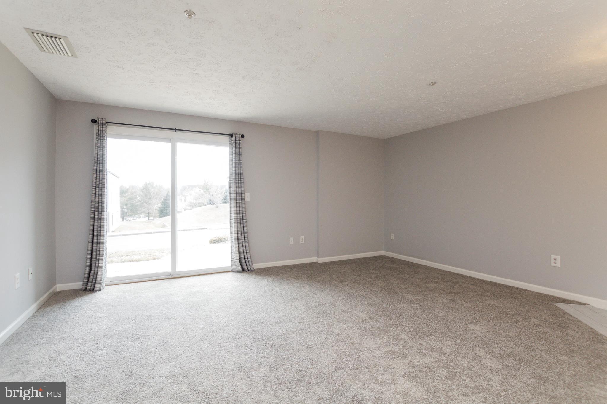 LAUREL WOODS - Residential