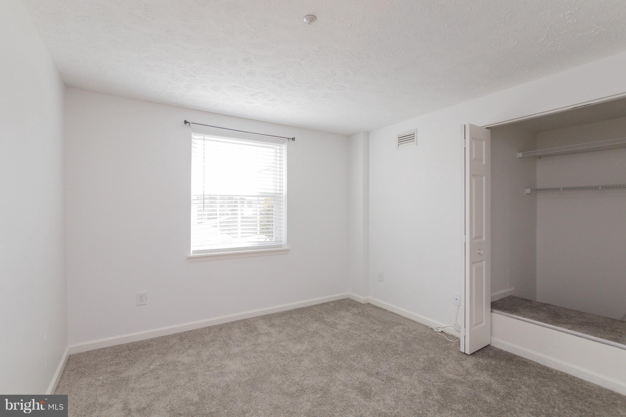 LAUREL WOODS - Residential