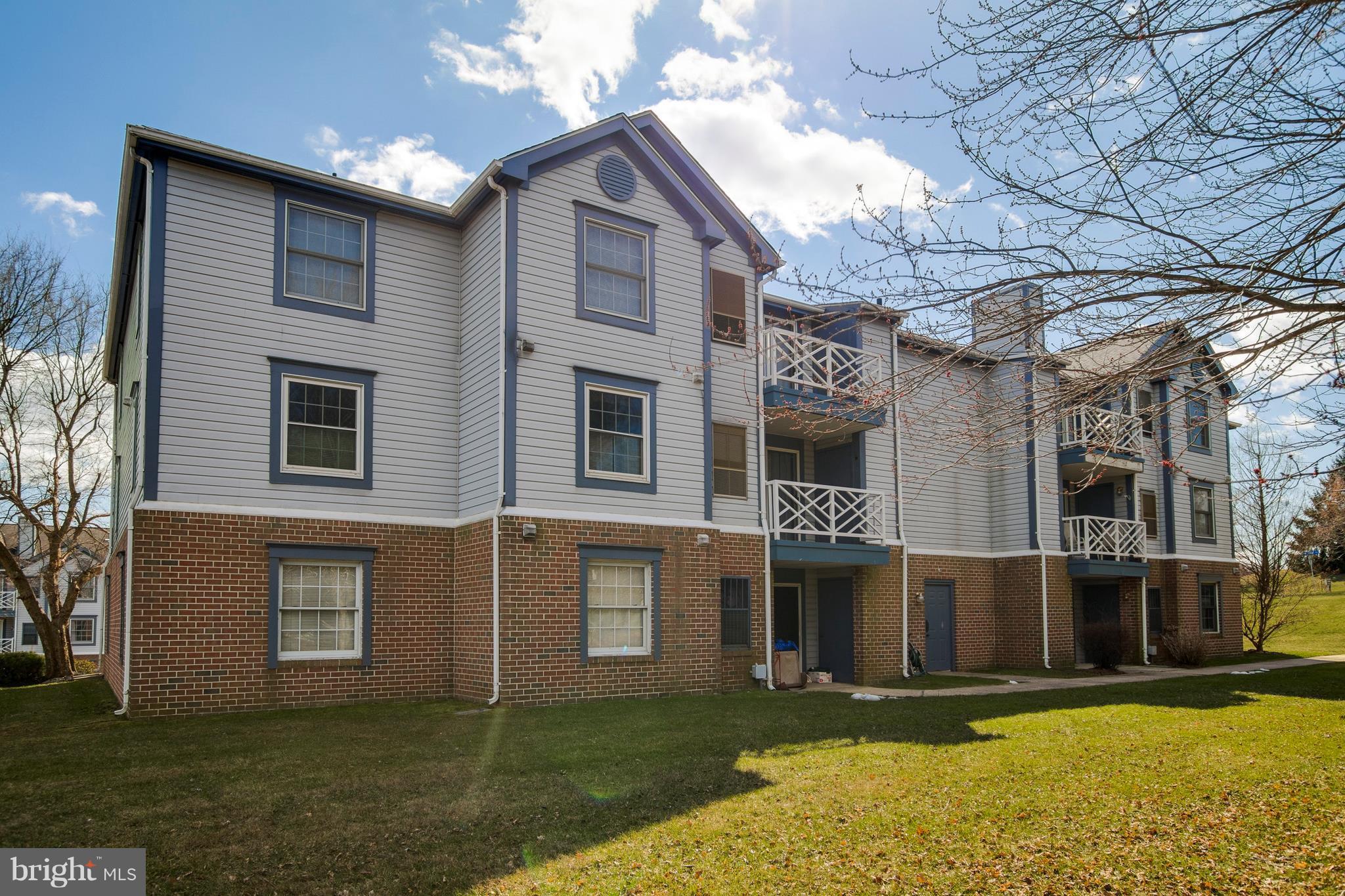 LAUREL WOODS - Residential