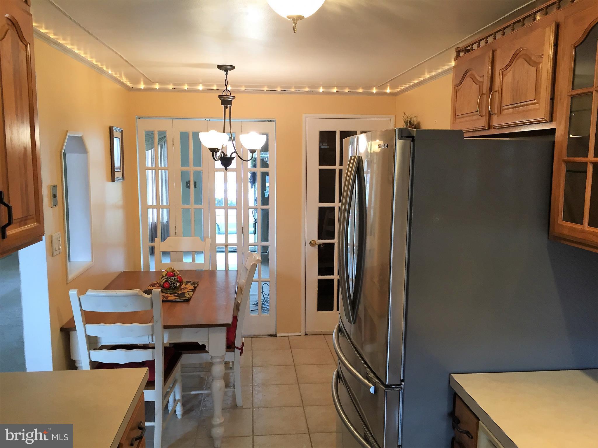 FOX RIDGE MANOR - Residential