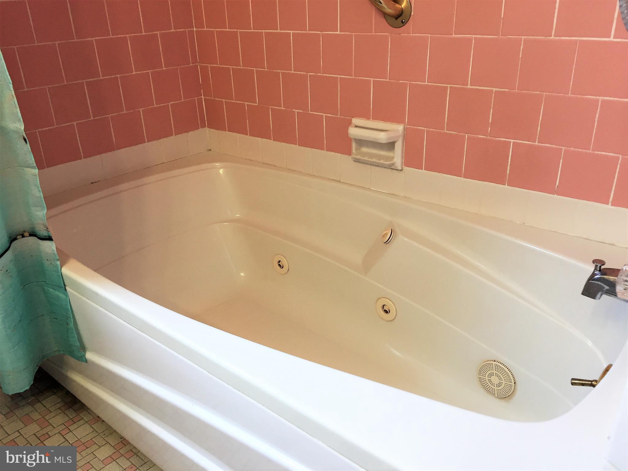 FOX RIDGE MANOR - Residential