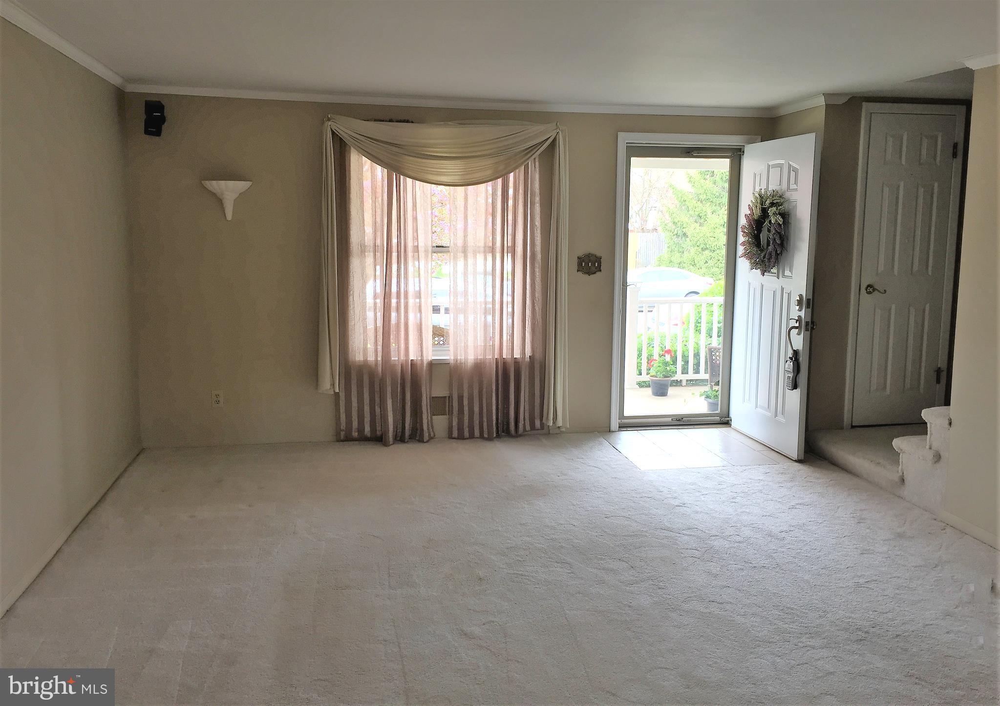 FOX RIDGE MANOR - Residential