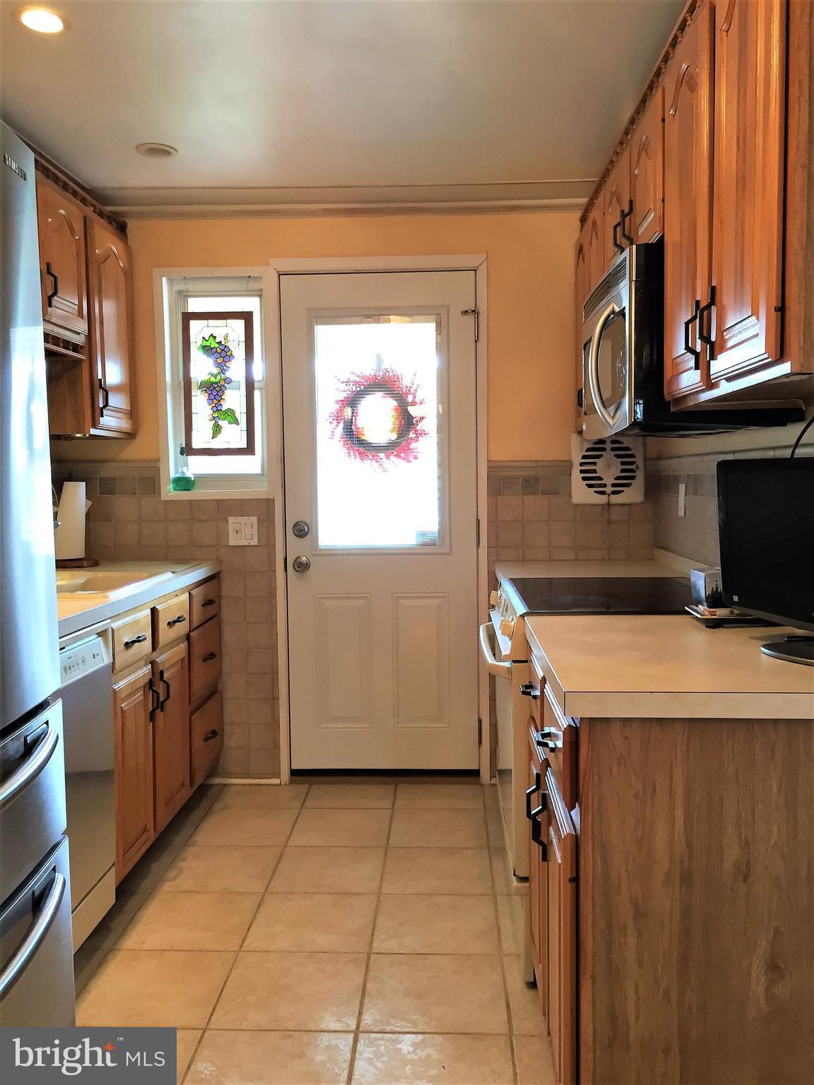 FOX RIDGE MANOR - Residential