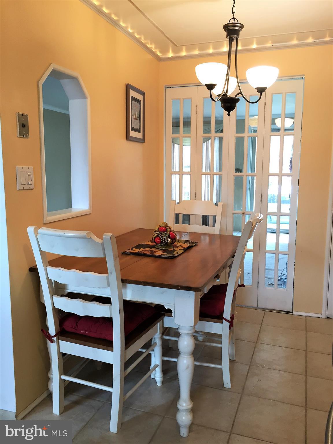 FOX RIDGE MANOR - Residential