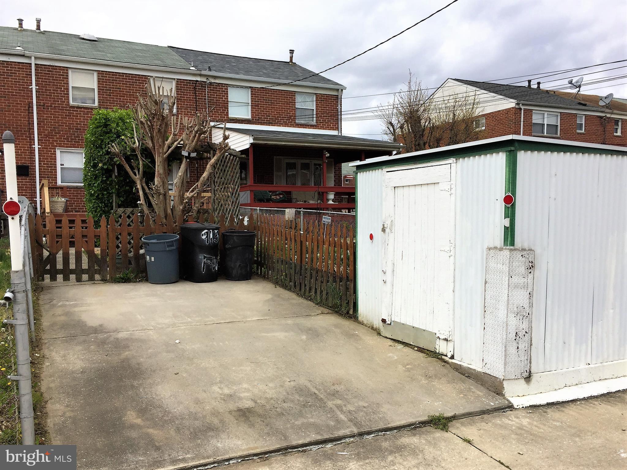 FOX RIDGE MANOR - Residential