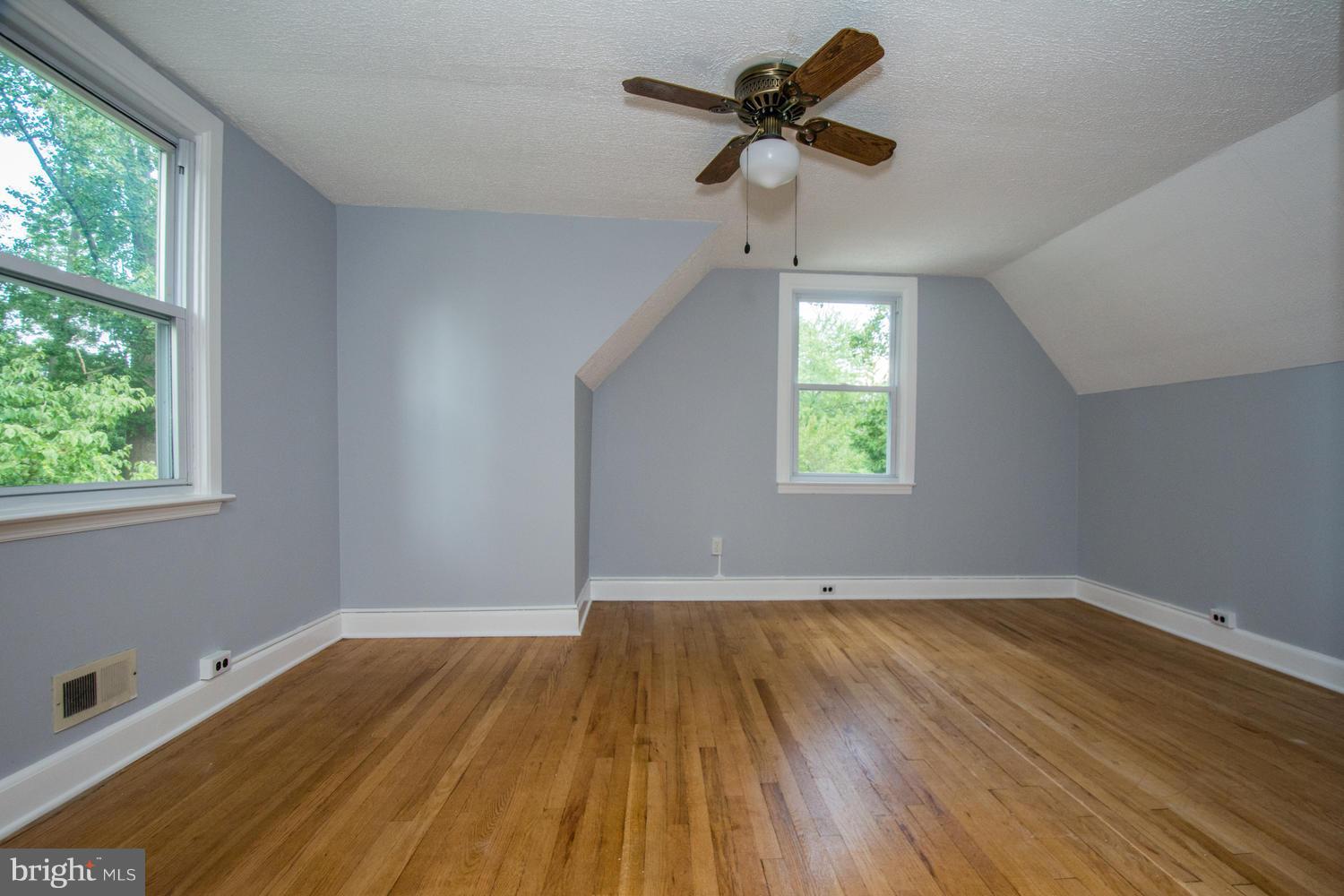 HILLENDALE PARK - Residential