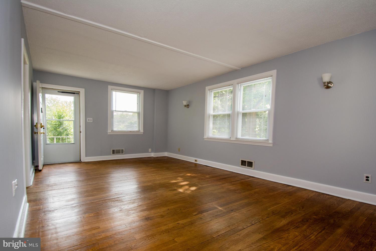 HILLENDALE PARK - Residential