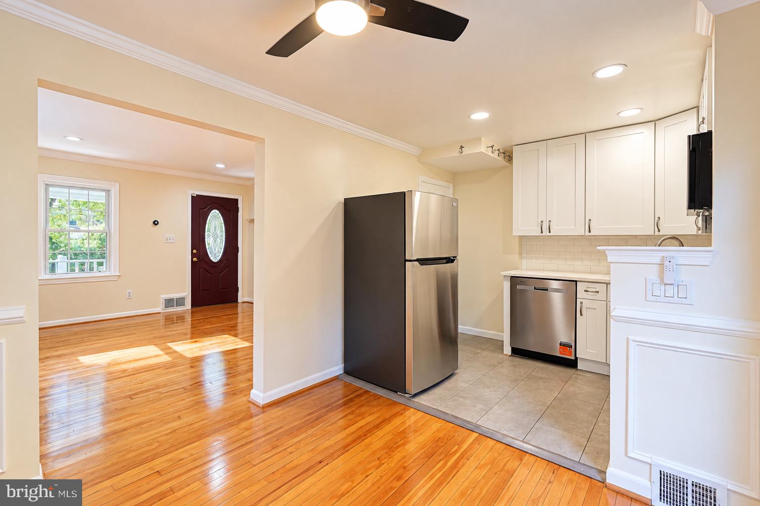 2708 FARMINGTON DRIVE