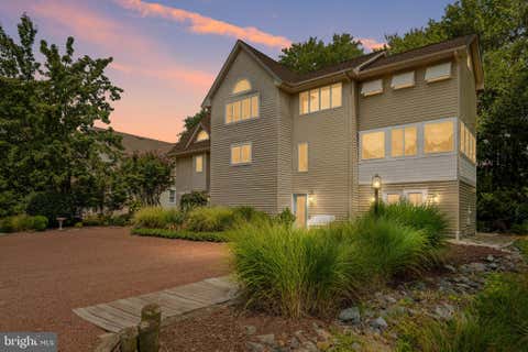 Homes For Sale - 607 Bethany Loop<br/> BETHANY BEACH, DE 19930